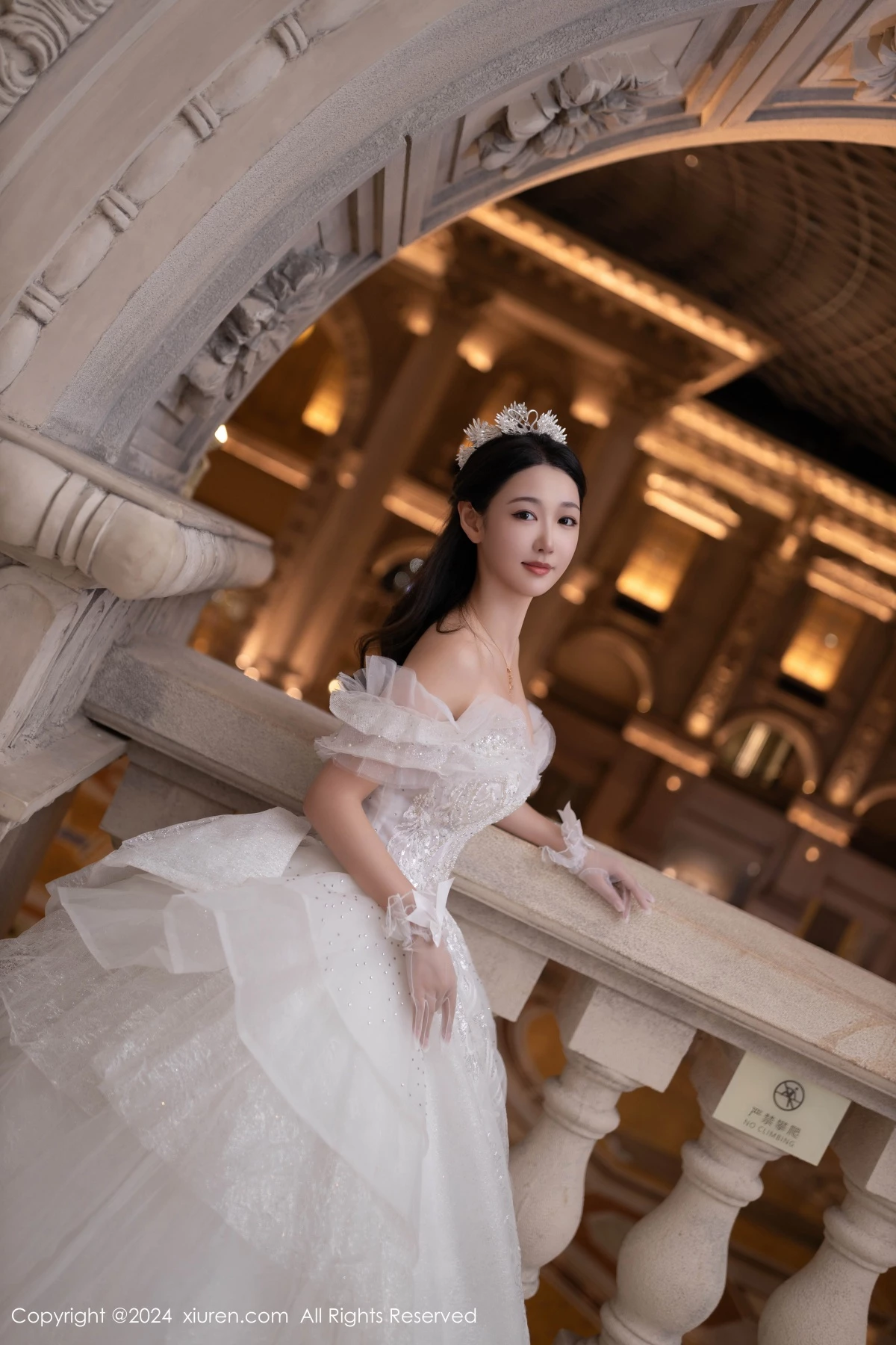 [[XiuRen秀人网]秀人网]No.9283_模特唐安琪性感白色婚纱露白色内衣配超薄肉丝秀美腿诱惑写真86P