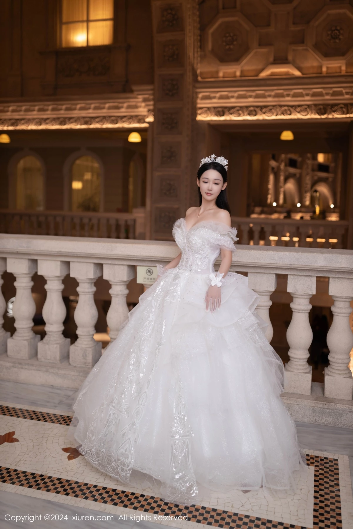 [[XiuRen秀人网]秀人网]No.9283_模特唐安琪性感白色婚纱露白色内衣配超薄肉丝秀美腿诱惑写真86P