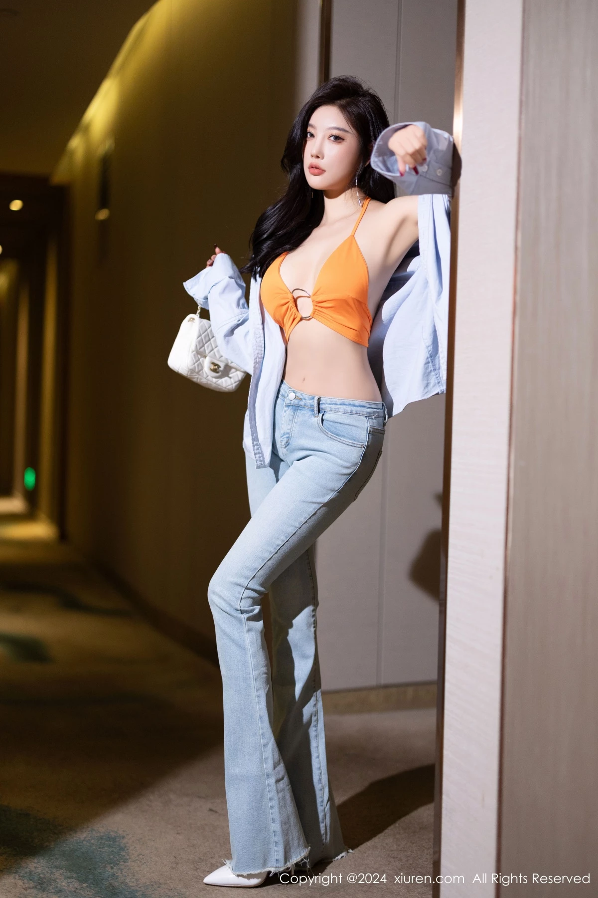 [[XiuRen秀人网]秀人网]No.9282_女神杨晨晨Yome性感白色情趣内衣配白丝袜秀丰腴身材诱惑写真80P