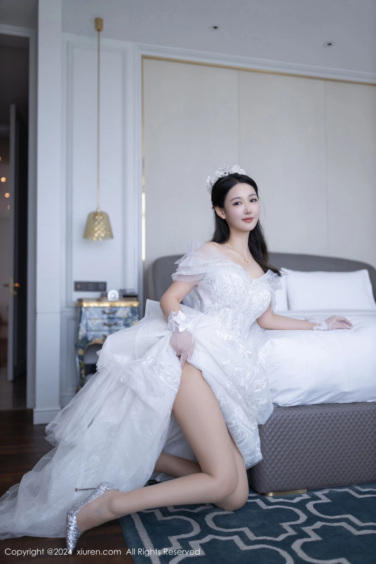 [[XiuRen秀人网]秀人网]No.9283_模特唐安琪性感白色婚纱露白色内衣配超薄肉丝秀美腿诱惑写真86P