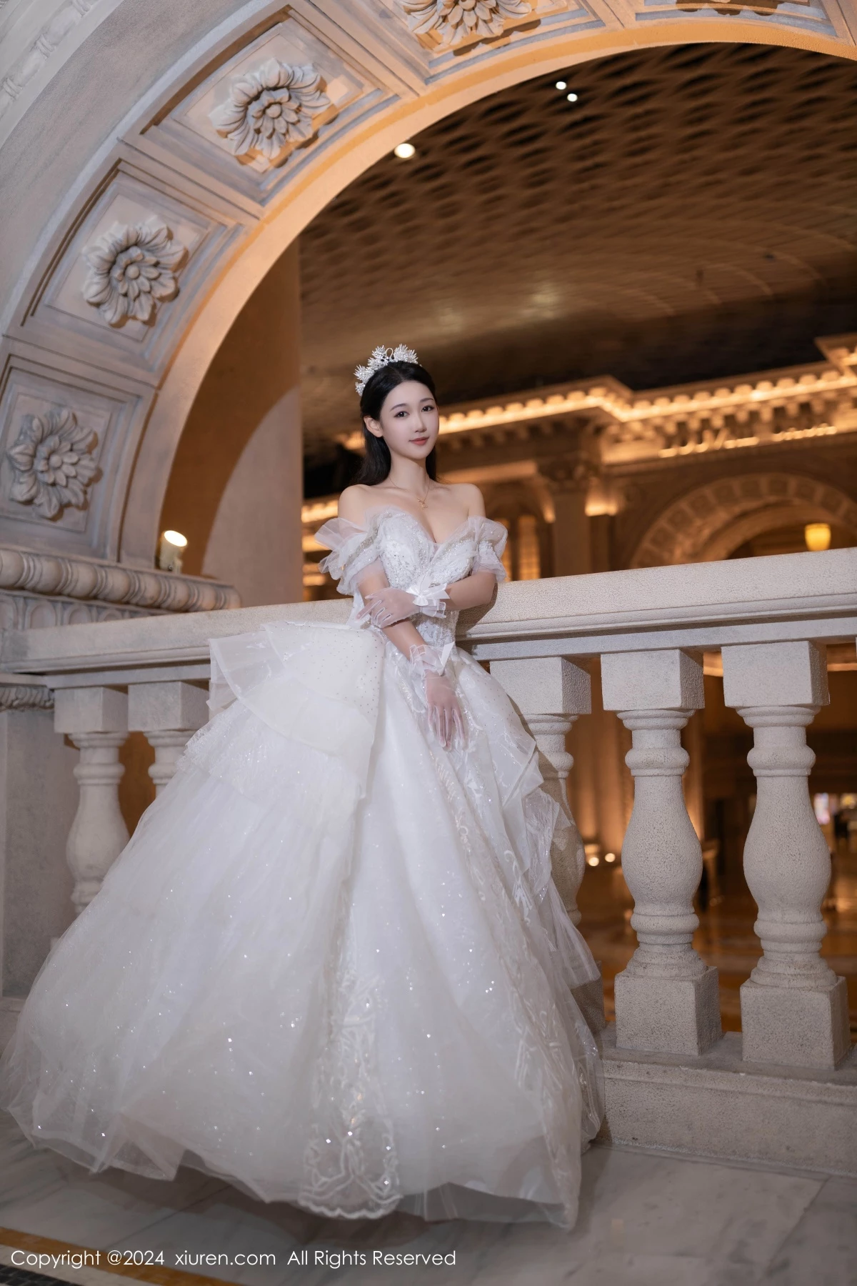 [[XiuRen秀人网]秀人网]No.9283_模特唐安琪性感白色婚纱露白色内衣配超薄肉丝秀美腿诱惑写真86P