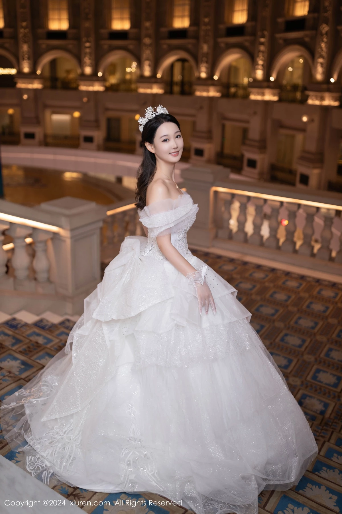 [[XiuRen秀人网]秀人网]No.9283_模特唐安琪性感白色婚纱露白色内衣配超薄肉丝秀美腿诱惑写真86P