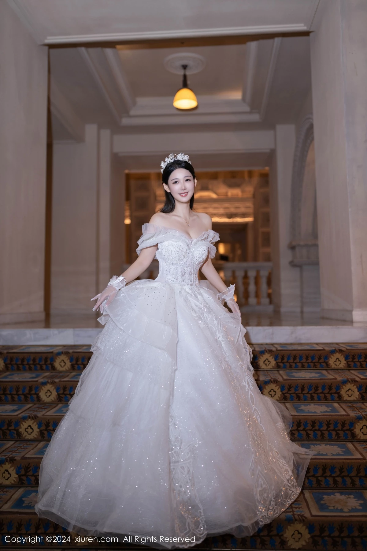 [[XiuRen秀人网]秀人网]No.9283_模特唐安琪性感白色婚纱露白色内衣配超薄肉丝秀美腿诱惑写真86P