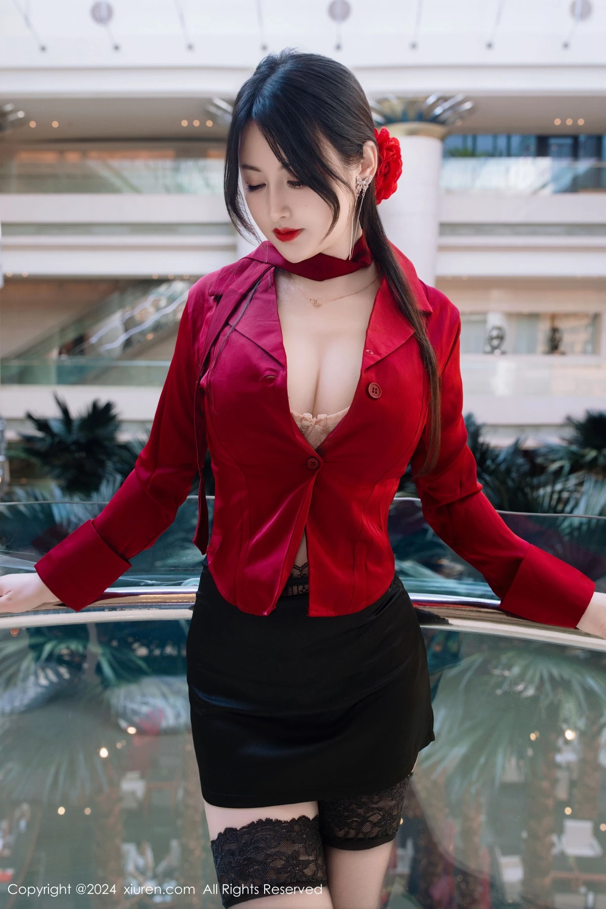 [[XiuRen秀人网]秀人网]No.9290_模特诗诗kiki性感酒红色衬衫配黑短裙露超薄黑丝秀美腿诱惑写真70P