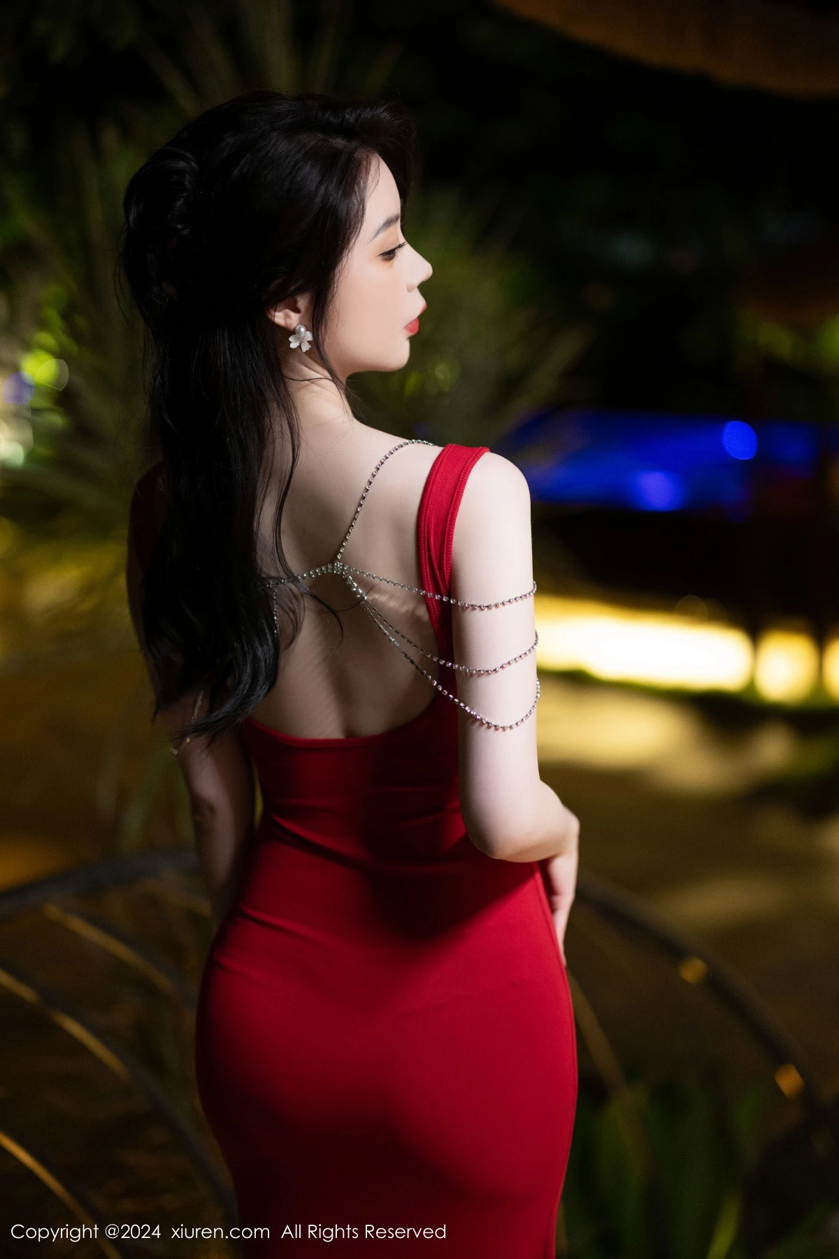 [[XiuRen秀人网]秀人网]No.9291_模特梦心玥红色连衣裙露红色内衣配黑丝吊袜秀高挑身材诱惑写真84P