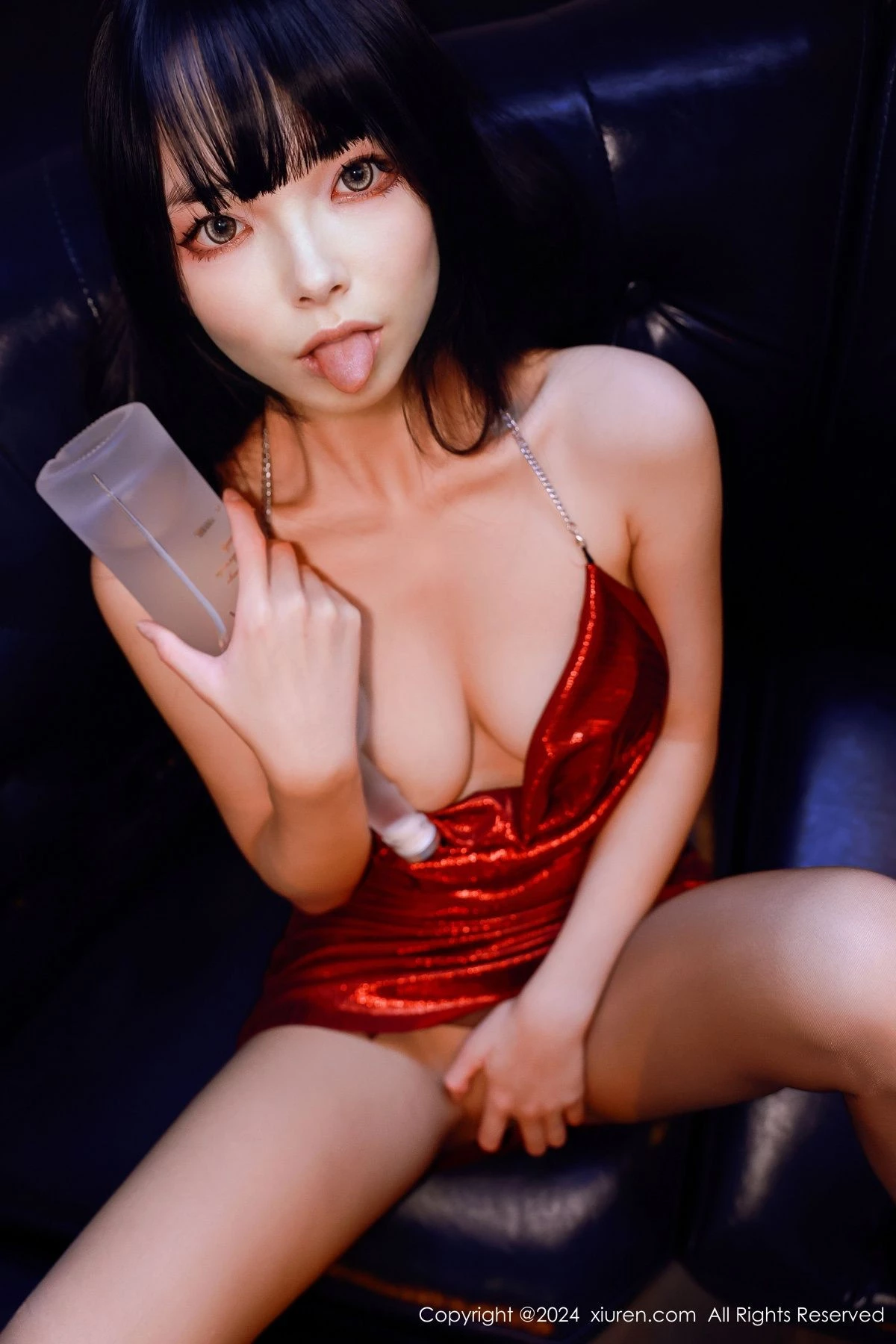 [[XiuRen秀人网]秀人网]No.9295_模特叫我小猫酒吧场景性感红色连衣短裙秀凹凸身材撩人诱惑写真94P