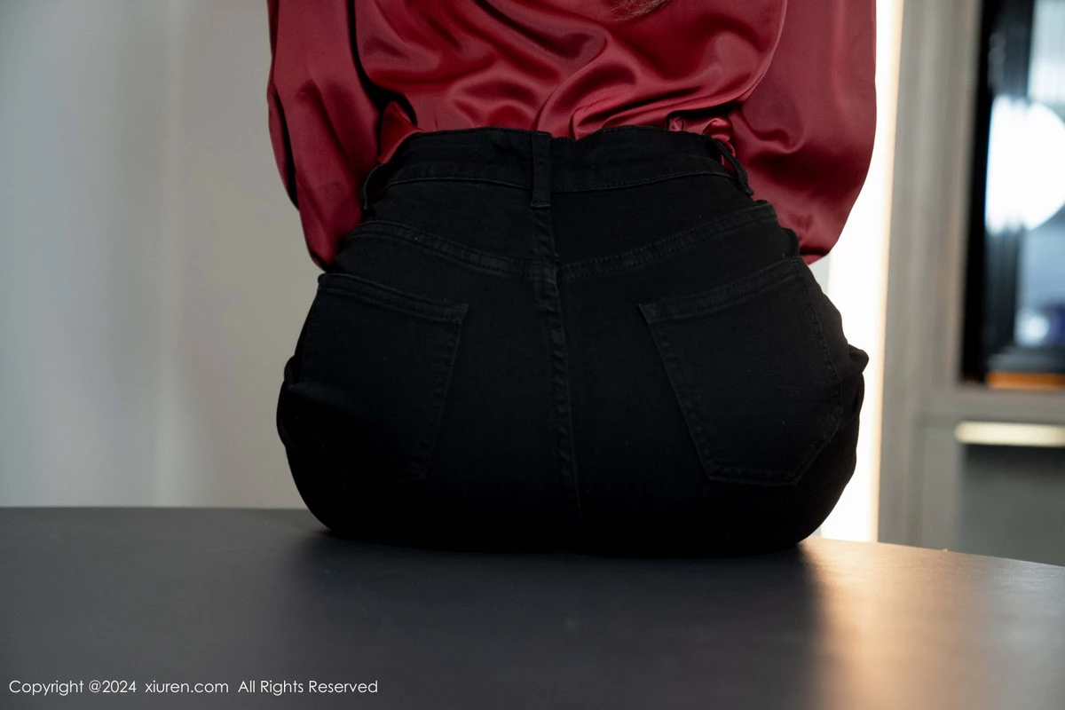 [[XiuRen秀人网]秀人网]No.9299_模特林星阑私房性感黑色蕾丝内衣配开档黑丝秀曼妙身姿诱惑写真94P