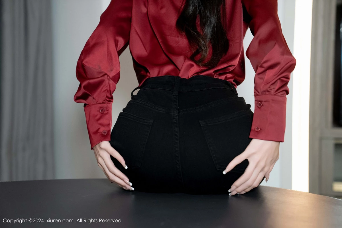 [[XiuRen秀人网]秀人网]No.9299_模特林星阑私房性感黑色蕾丝内衣配开档黑丝秀曼妙身姿诱惑写真94P