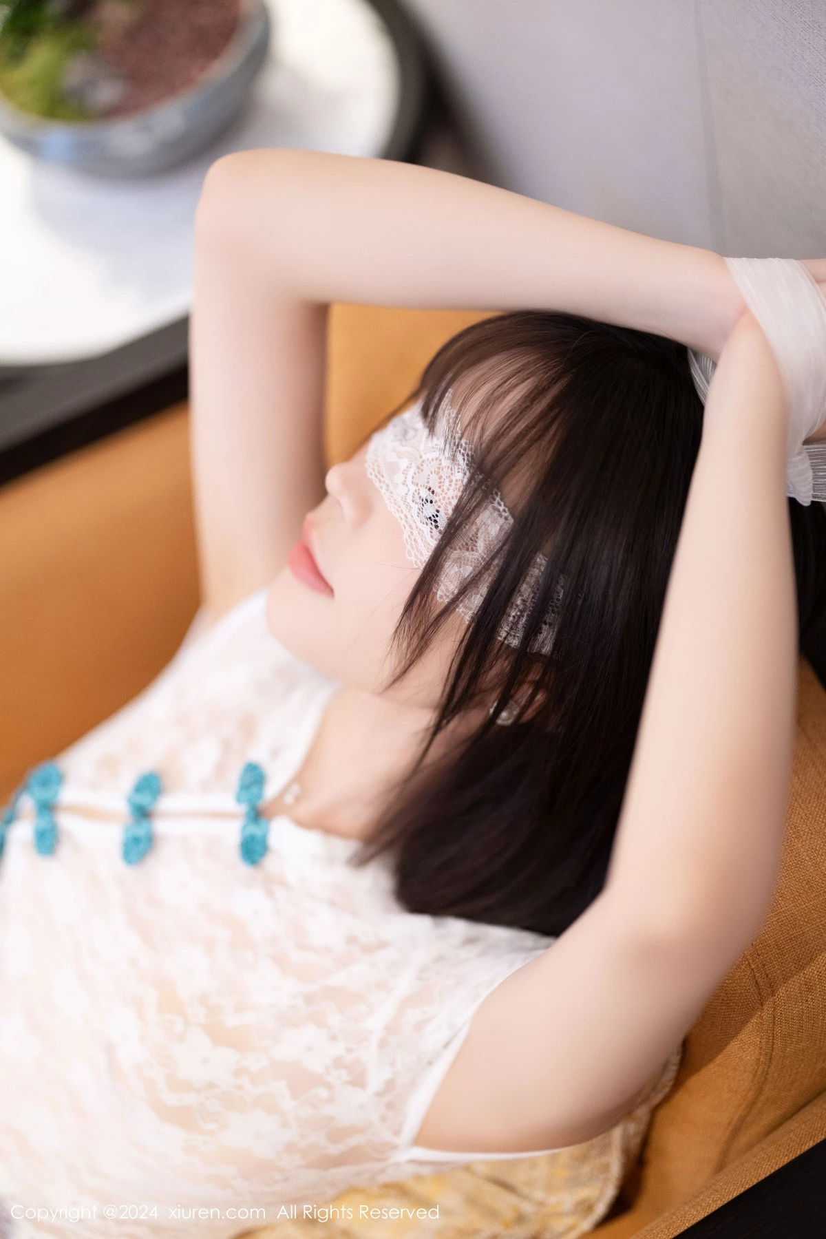 [[XiuRen秀人网]秀人网]No.9298_女神徐莉芝Booty性感浅色短裙配肉色丝袜秀曼妙身姿诱惑写真90P