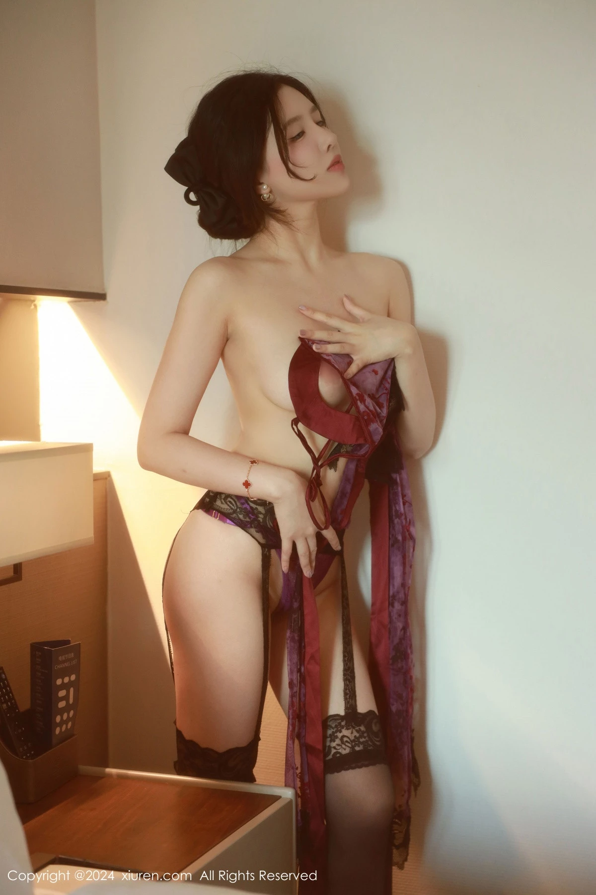 [[XiuRen秀人网]秀人网]No.9292_模特唐翩翩性感紫黑色情趣内衣配黑丝吊袜秀完美身材诱惑写真87P