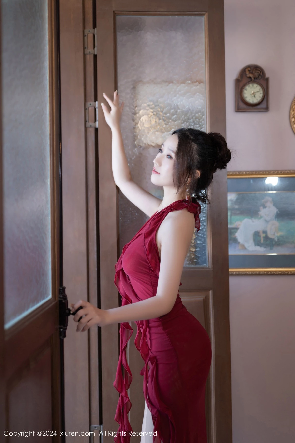 [[XiuRen秀人网]秀人网]No.9297_模特杏子Yada性感红色连衣裙露情趣内衣配超薄肉丝完美诱惑写真85P