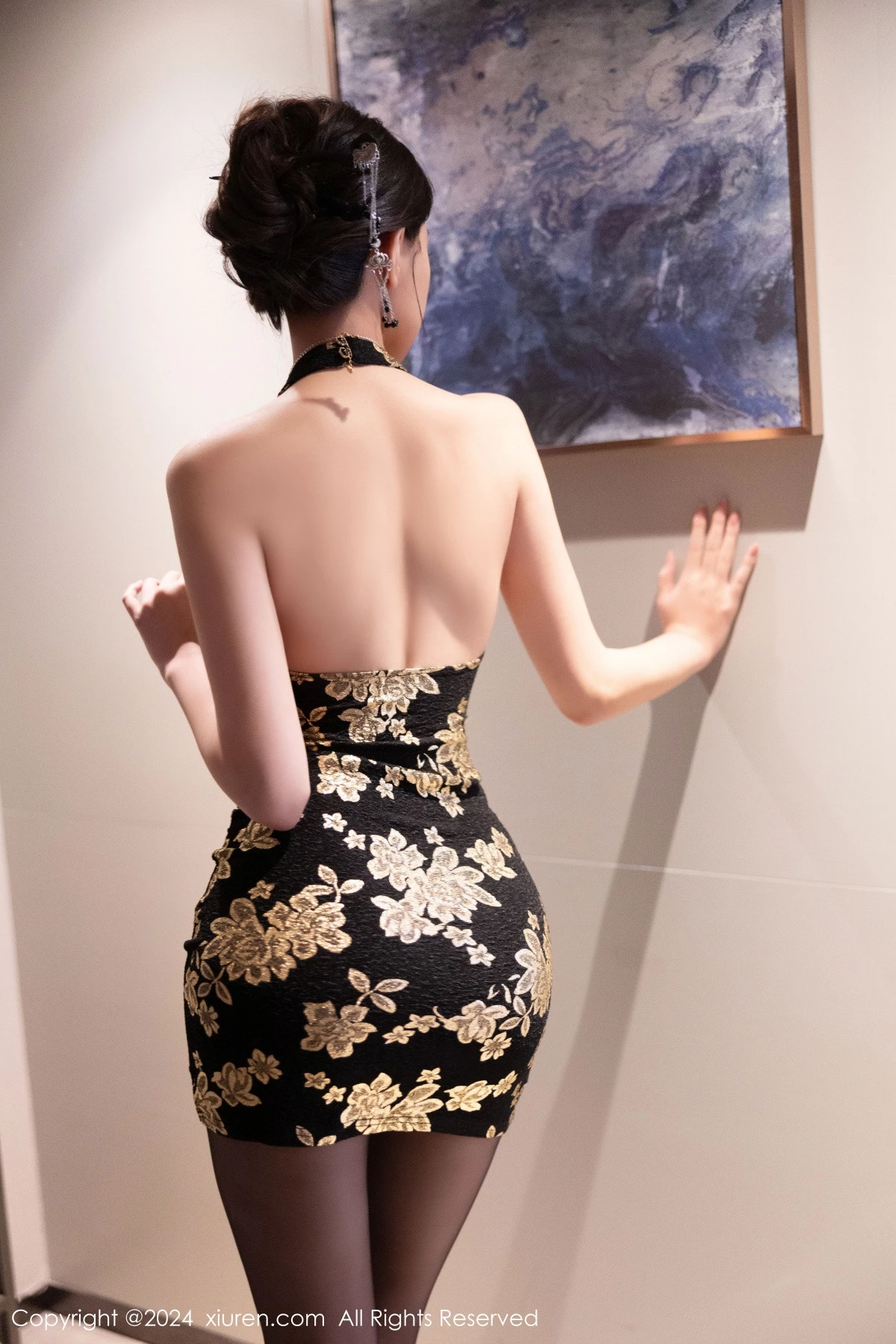 [[XiuRen秀人网]秀人网]No.9304_模特初梦瑶性感黑色露肩短款旗袍配超薄黑丝秀翘臀美腿诱惑写真95P