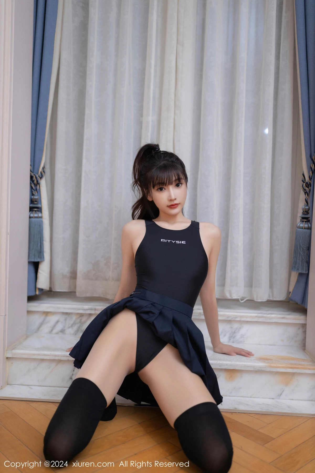 [[XiuRen秀人网]秀人网]No.9305_模特陆萱萱性感JK制服+黑色高叉连体衣配黑丝袜秀美腿诱惑写真80P