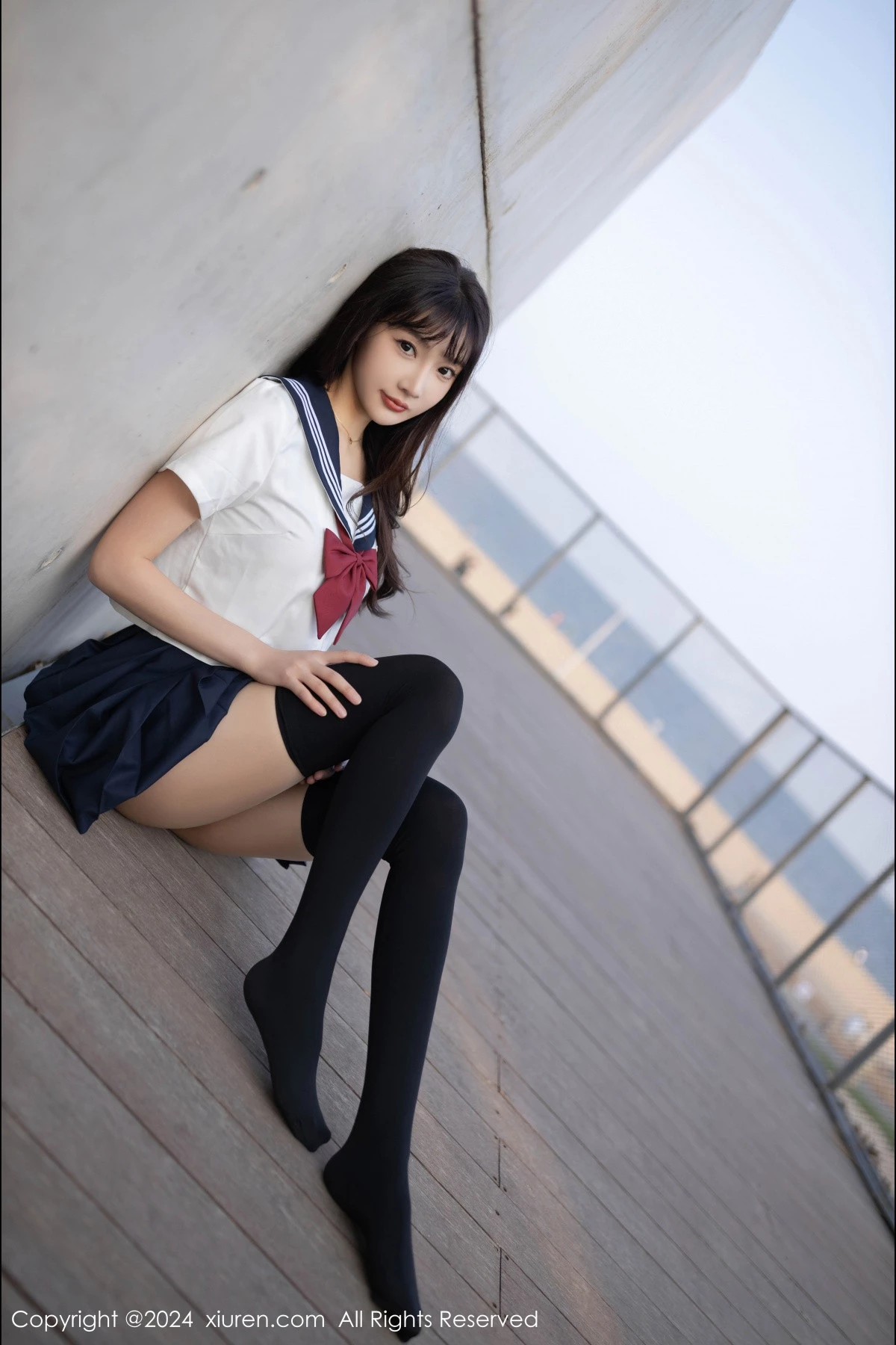 [[XiuRen秀人网]秀人网]No.9305_模特陆萱萱性感JK制服+黑色高叉连体衣配黑丝袜秀美腿诱惑写真80P