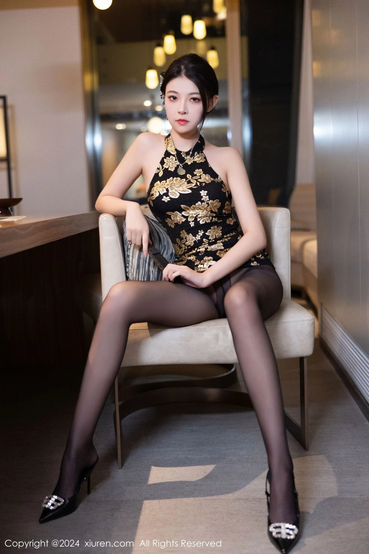 [[XiuRen秀人网]秀人网]No.9304_模特初梦瑶性感黑色露肩短款旗袍配超薄黑丝秀翘臀美腿诱惑写真95P