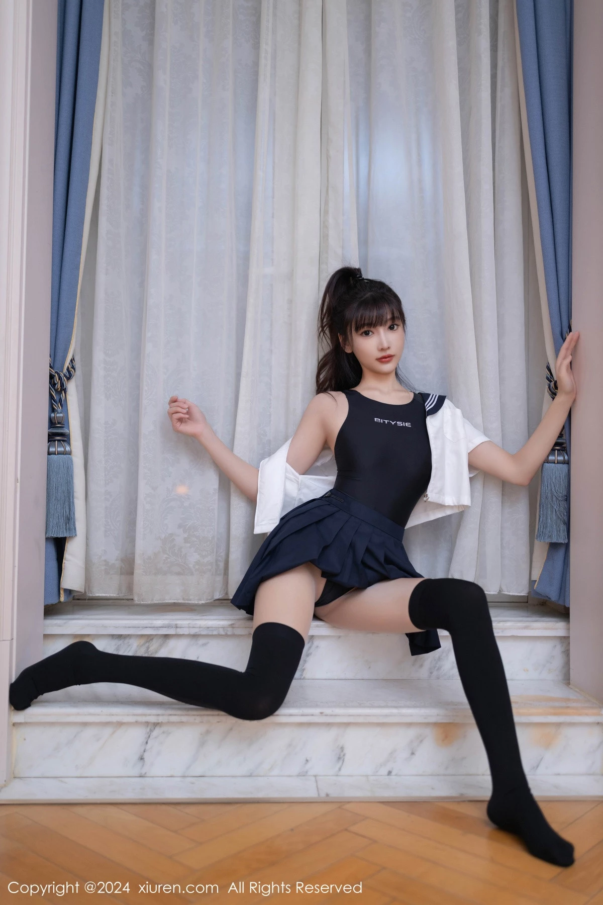 [[XiuRen秀人网]秀人网]No.9305_模特陆萱萱性感JK制服+黑色高叉连体衣配黑丝袜秀美腿诱惑写真80P