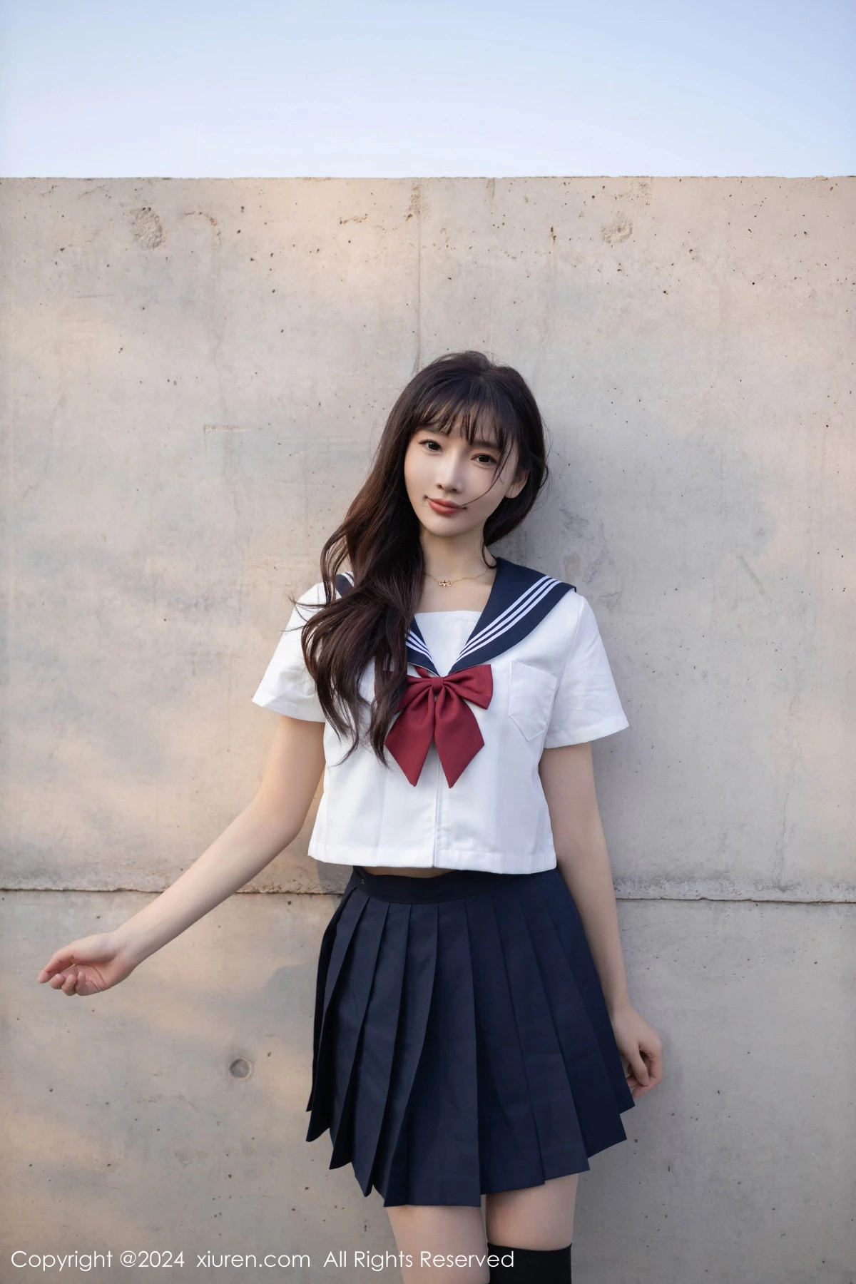 [[XiuRen秀人网]秀人网]No.9305_模特陆萱萱性感JK制服+黑色高叉连体衣配黑丝袜秀美腿诱惑写真80P