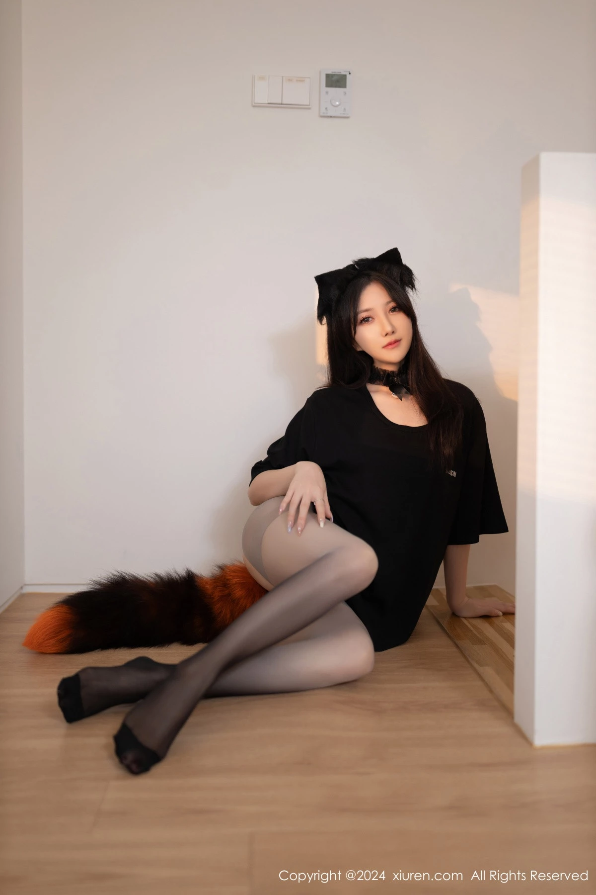 [[XiuRen秀人网]秀人网]No.9314_模特鱼子酱Fish性感狐狸装扮露超薄黑丝秀曼妙身姿撩人诱惑写真80P