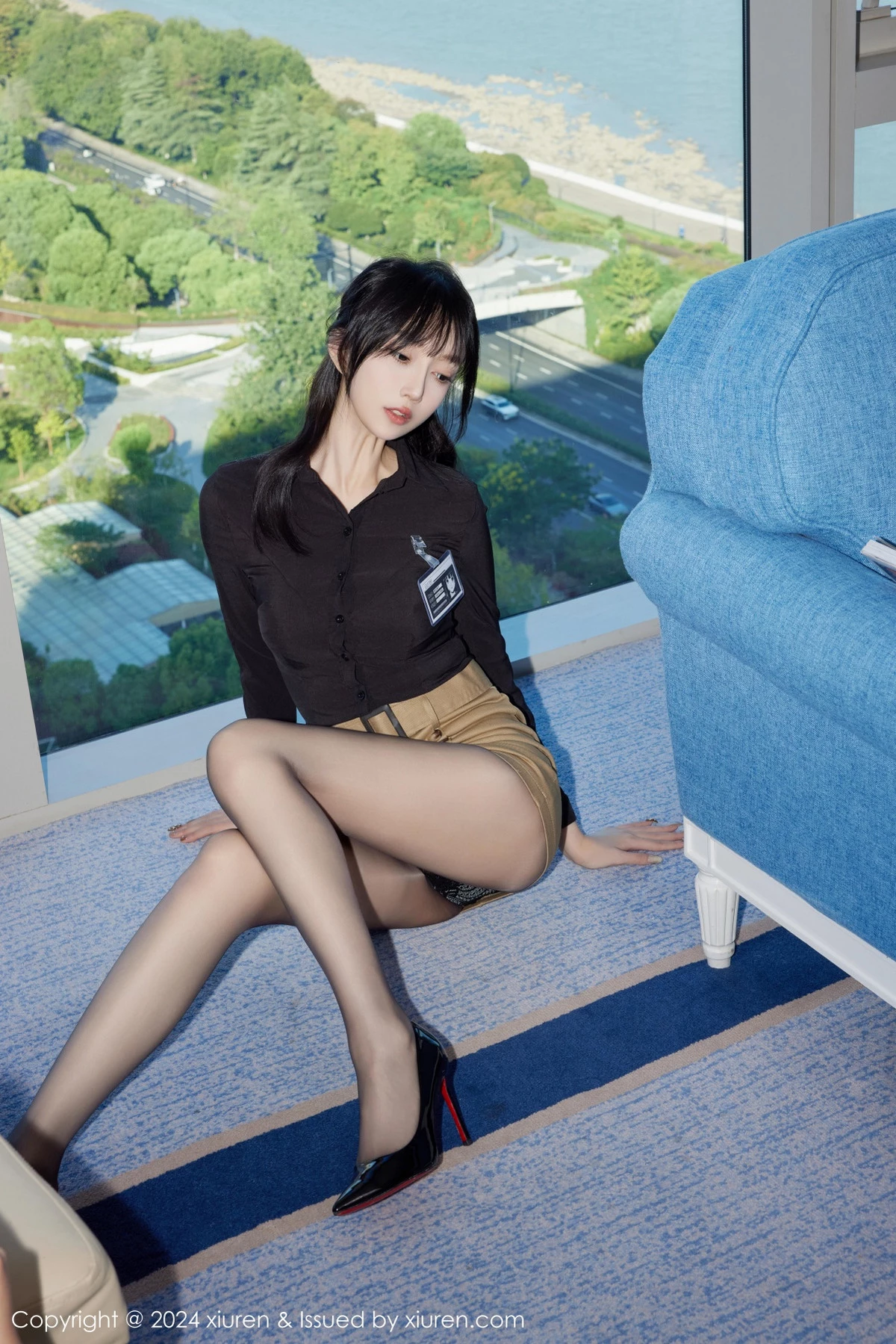 [[XiuRen秀人网]秀人网]No.9309_模特玥儿玥er性感黑色情趣服饰配开档黑丝秀曼妙身姿诱惑写真72P