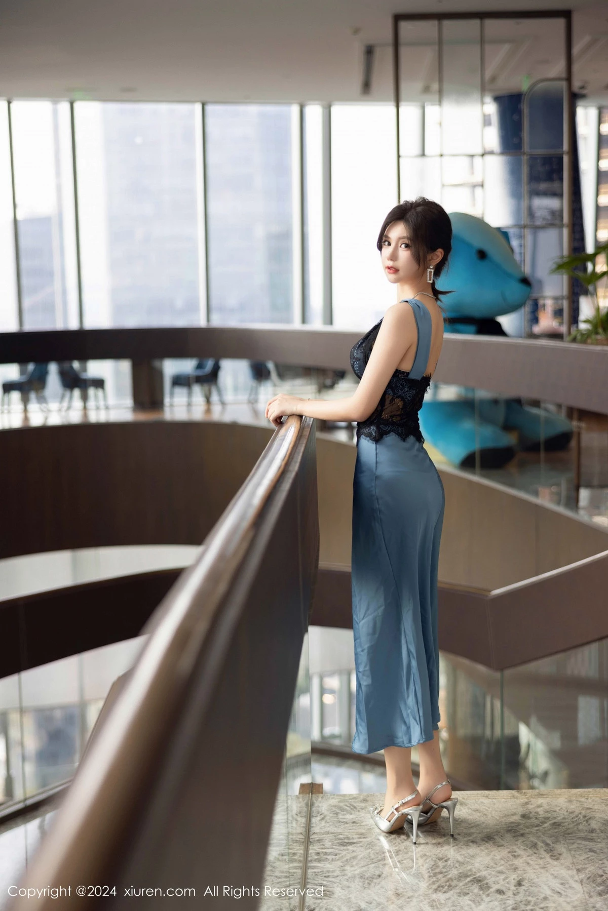 [[XiuRen秀人网]秀人网]No.9310_女神绮里嘉ula性感黑色蕾丝内衣配肉色丝袜秀完美身材诱惑写真94P