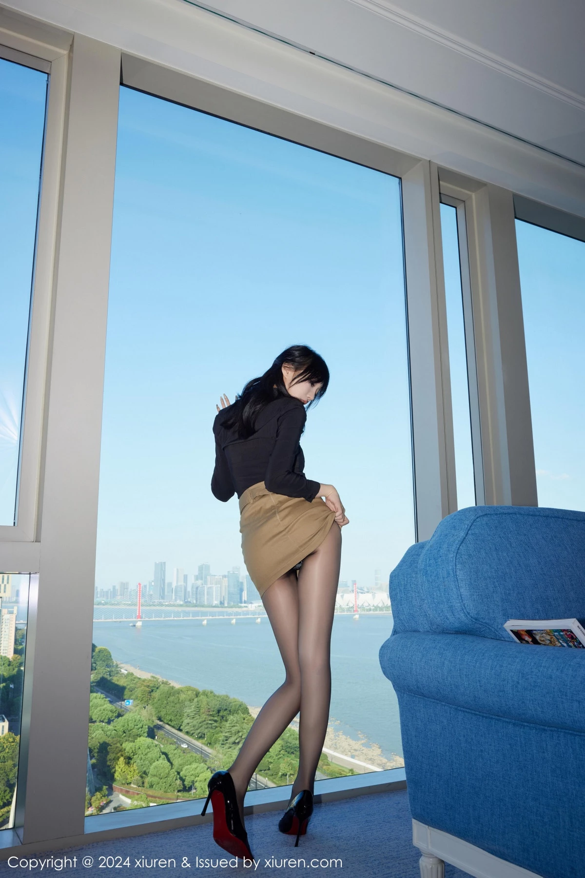 [[XiuRen秀人网]秀人网]No.9309_模特玥儿玥er性感黑色情趣服饰配开档黑丝秀曼妙身姿诱惑写真72P