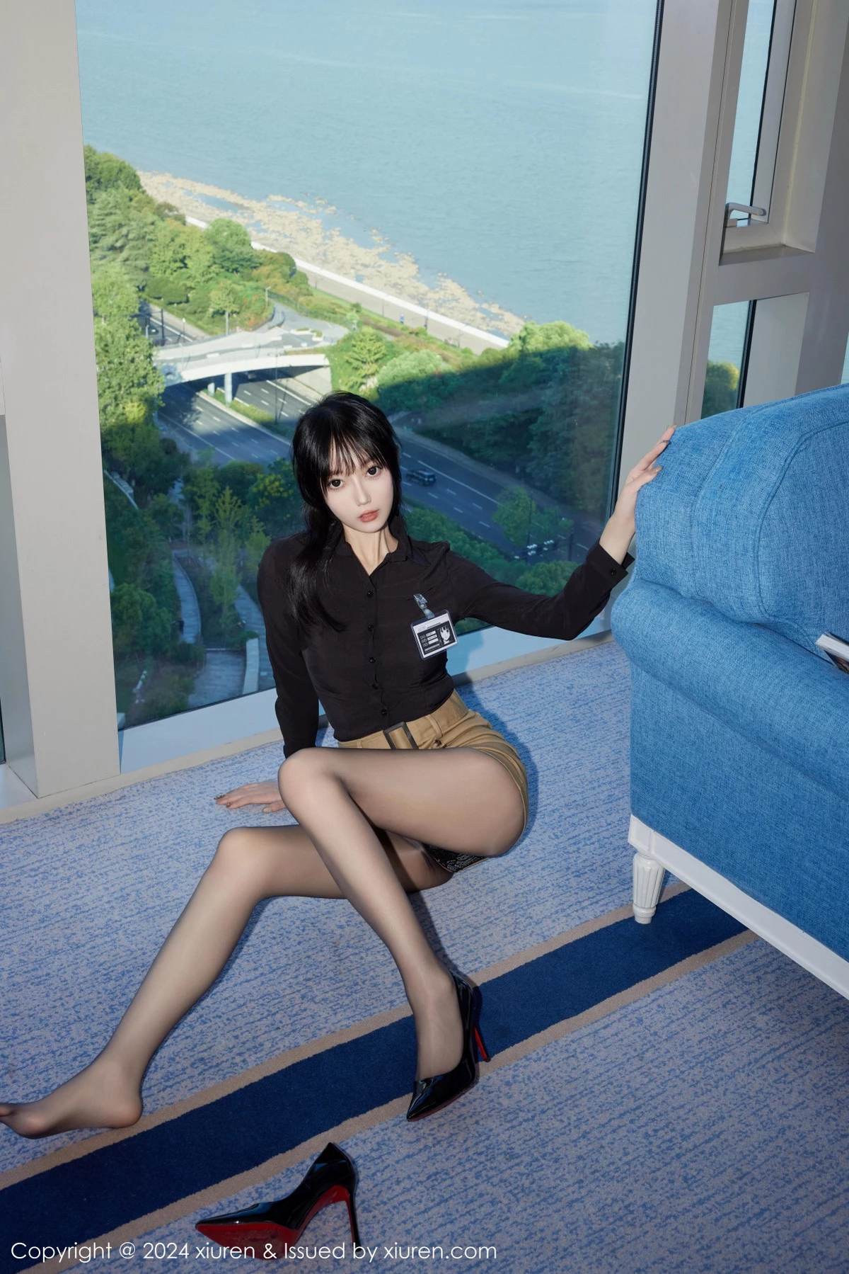 [[XiuRen秀人网]秀人网]No.9309_模特玥儿玥er性感黑色情趣服饰配开档黑丝秀曼妙身姿诱惑写真72P