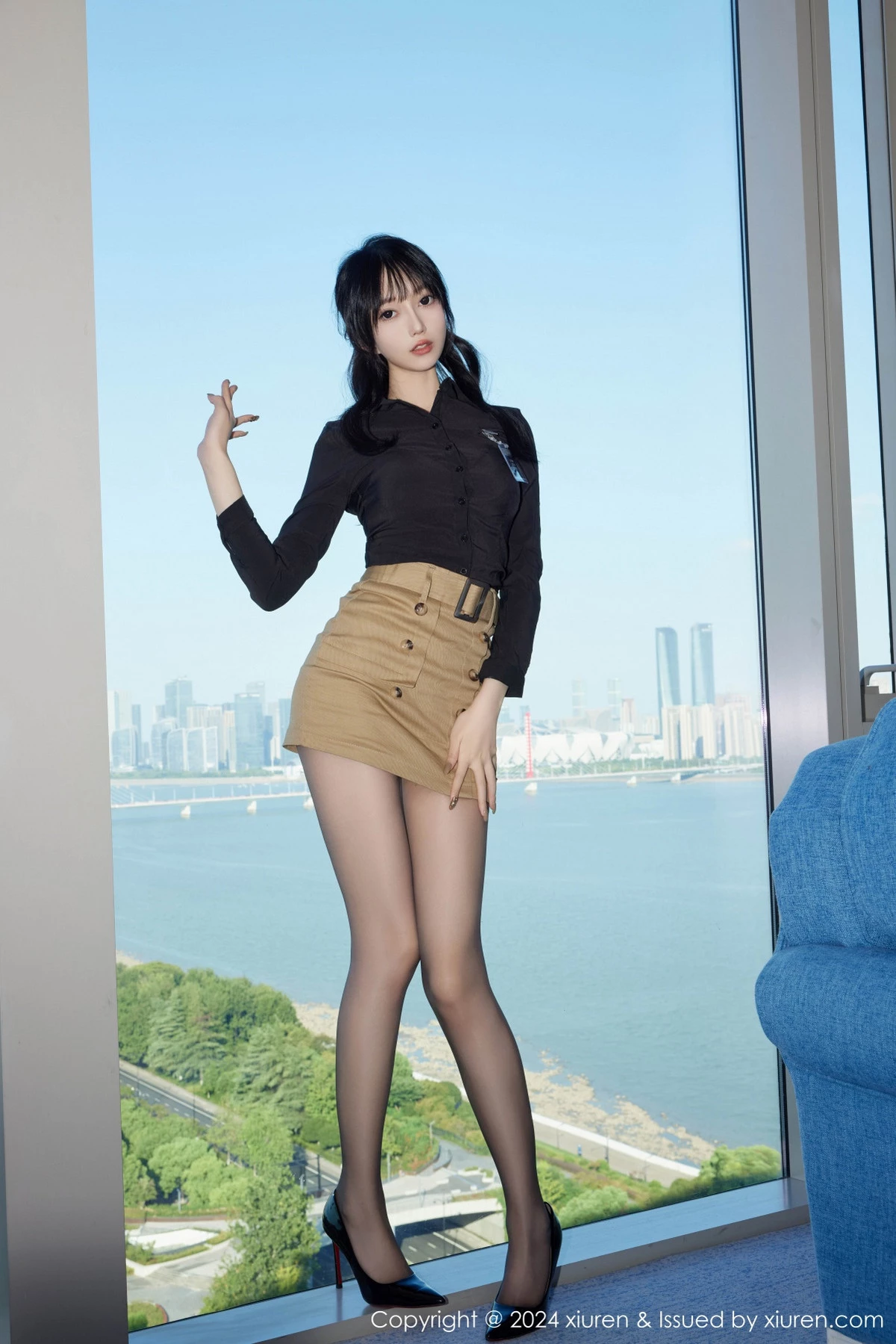 [[XiuRen秀人网]秀人网]No.9309_模特玥儿玥er性感黑色情趣服饰配开档黑丝秀曼妙身姿诱惑写真72P