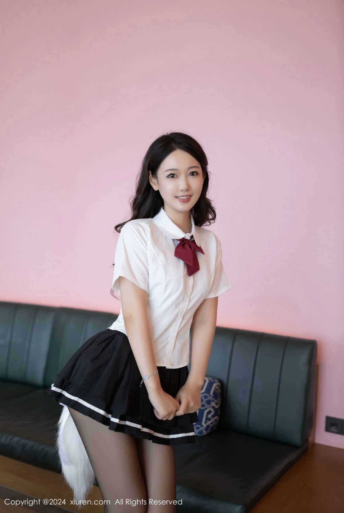 [[XiuRen秀人网]秀人网]No.9174_模特唐安琪私房JK制服配开档黑丝露性感内衣秀曼妙身姿诱惑写真84P