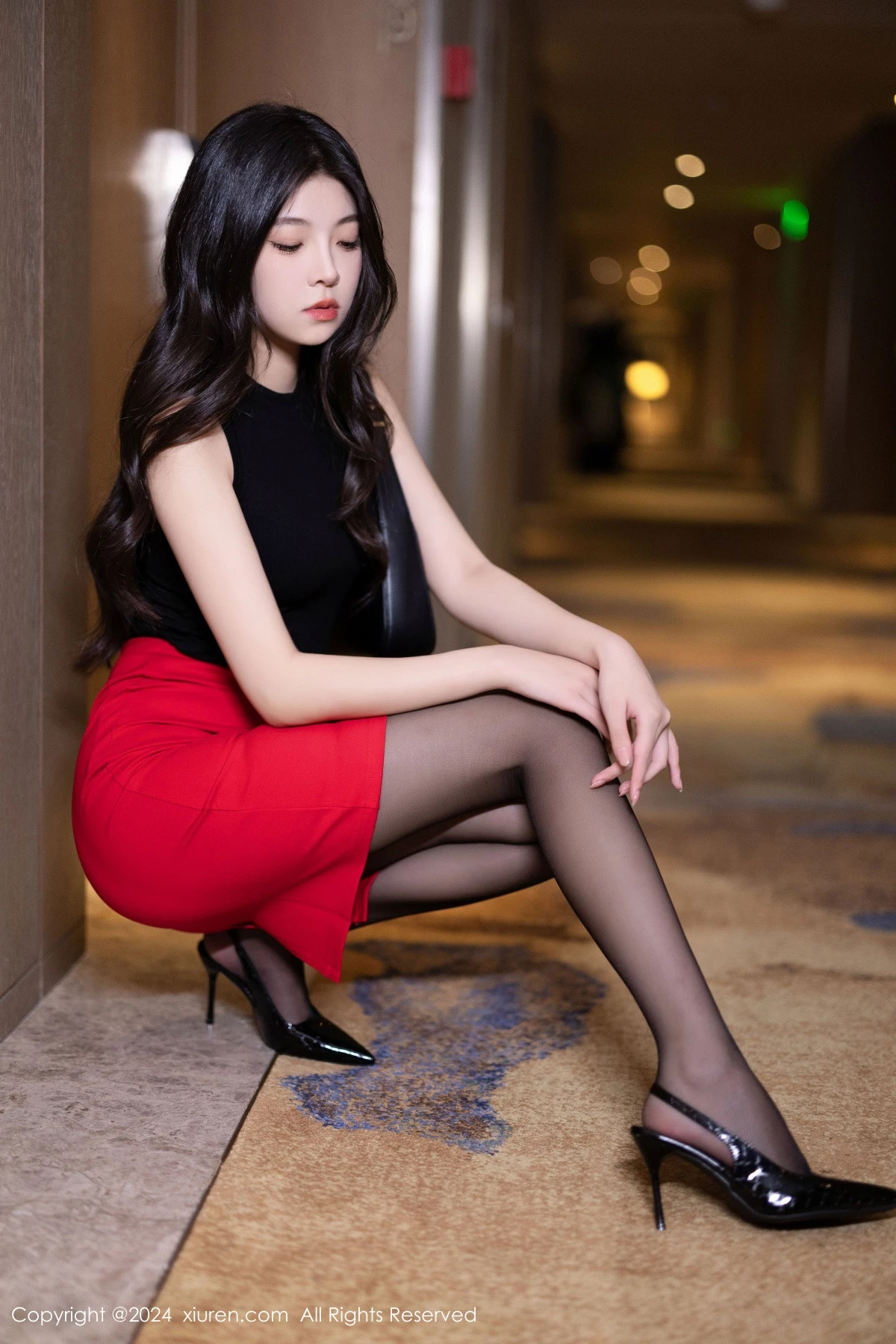 [[XiuRen秀人网]秀人网]No.9169_模特初梦瑶性感红色短裙露红色内衣配黑丝吊袜秀美腿诱惑写真80P