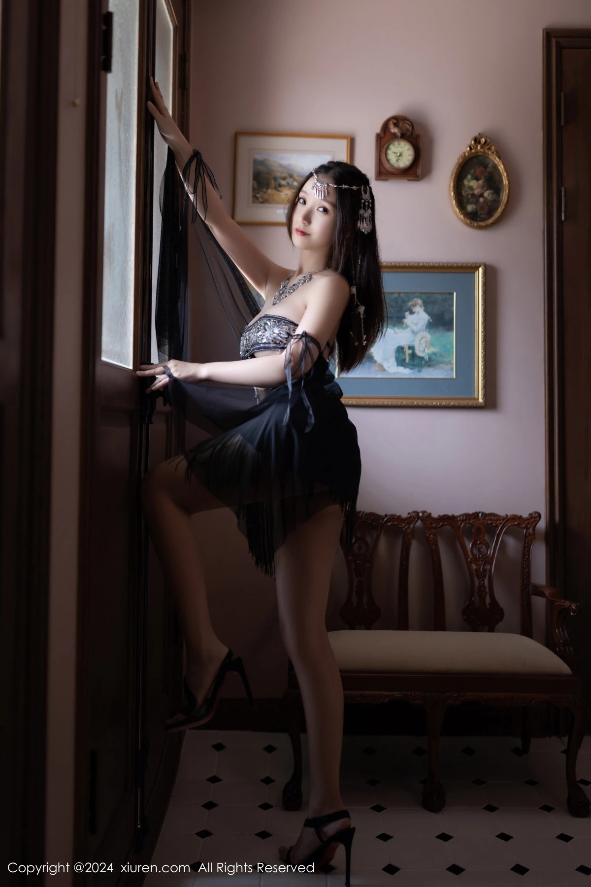 [[XiuRen秀人网]秀人网]No.9172_模特杏子Yada性感黑色轻透服饰露情趣内衣秀曼妙身姿诱惑写真81P