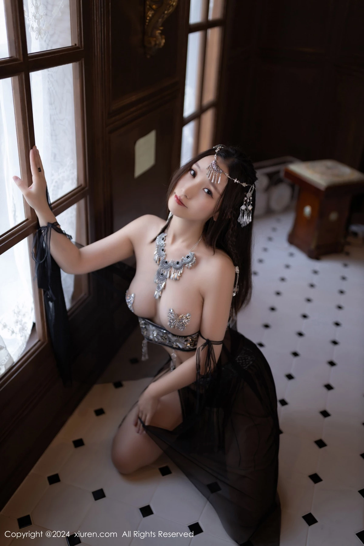 [[XiuRen秀人网]秀人网]No.9172_模特杏子Yada性感黑色轻透服饰露情趣内衣秀曼妙身姿诱惑写真81P