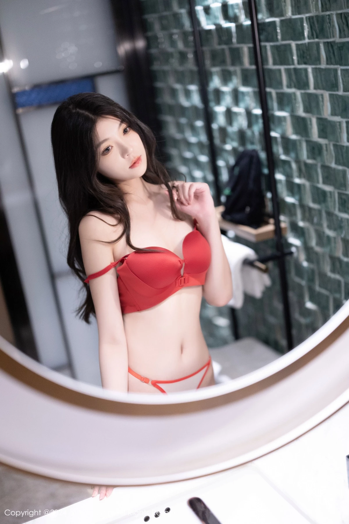 [[XiuRen秀人网]秀人网]No.9169_模特初梦瑶性感红色短裙露红色内衣配黑丝吊袜秀美腿诱惑写真80P