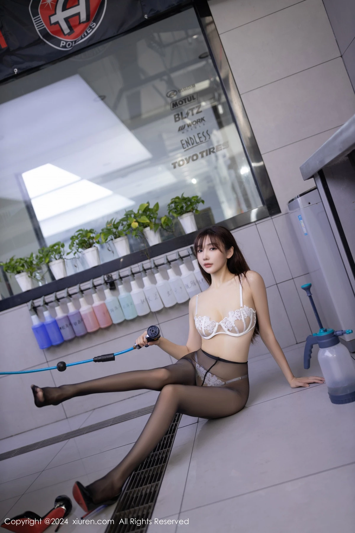 [[XiuRen秀人网]秀人网]No.9181_模特陆萱萱性感白色情趣内衣配超薄黑丝秀曼妙身姿撩人诱惑写真80P