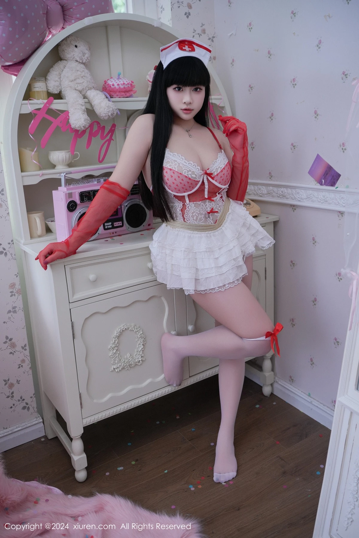 [[XiuRen秀人网]秀人网]No.9177_新人模特mini米妮性感红白色护士装配白丝袜秀浑圆翘臀诱惑写真80P