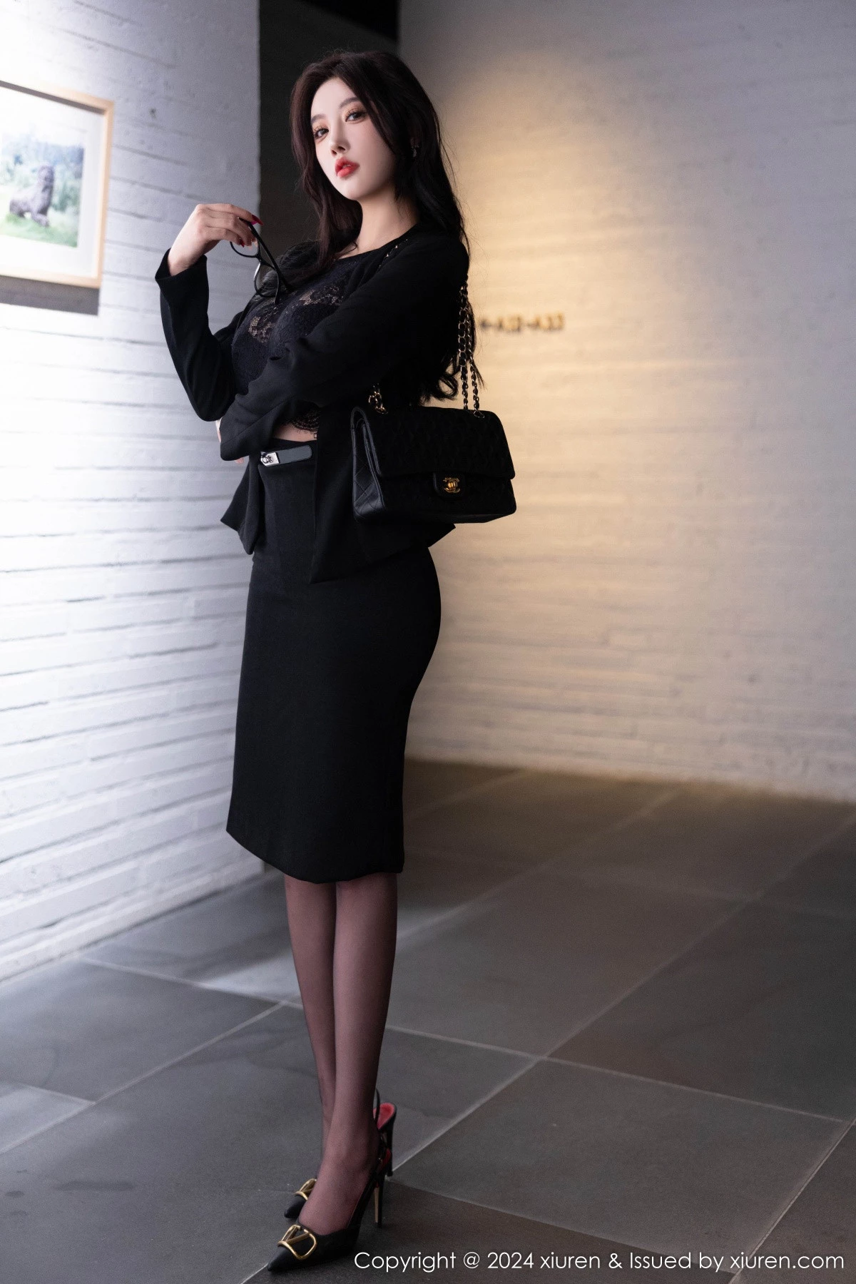 [[XiuRen秀人网]秀人网]No.9190_女神杨晨晨Yome性感黑色OL露蕾丝内衣配超薄黑丝极致魅惑写真80P