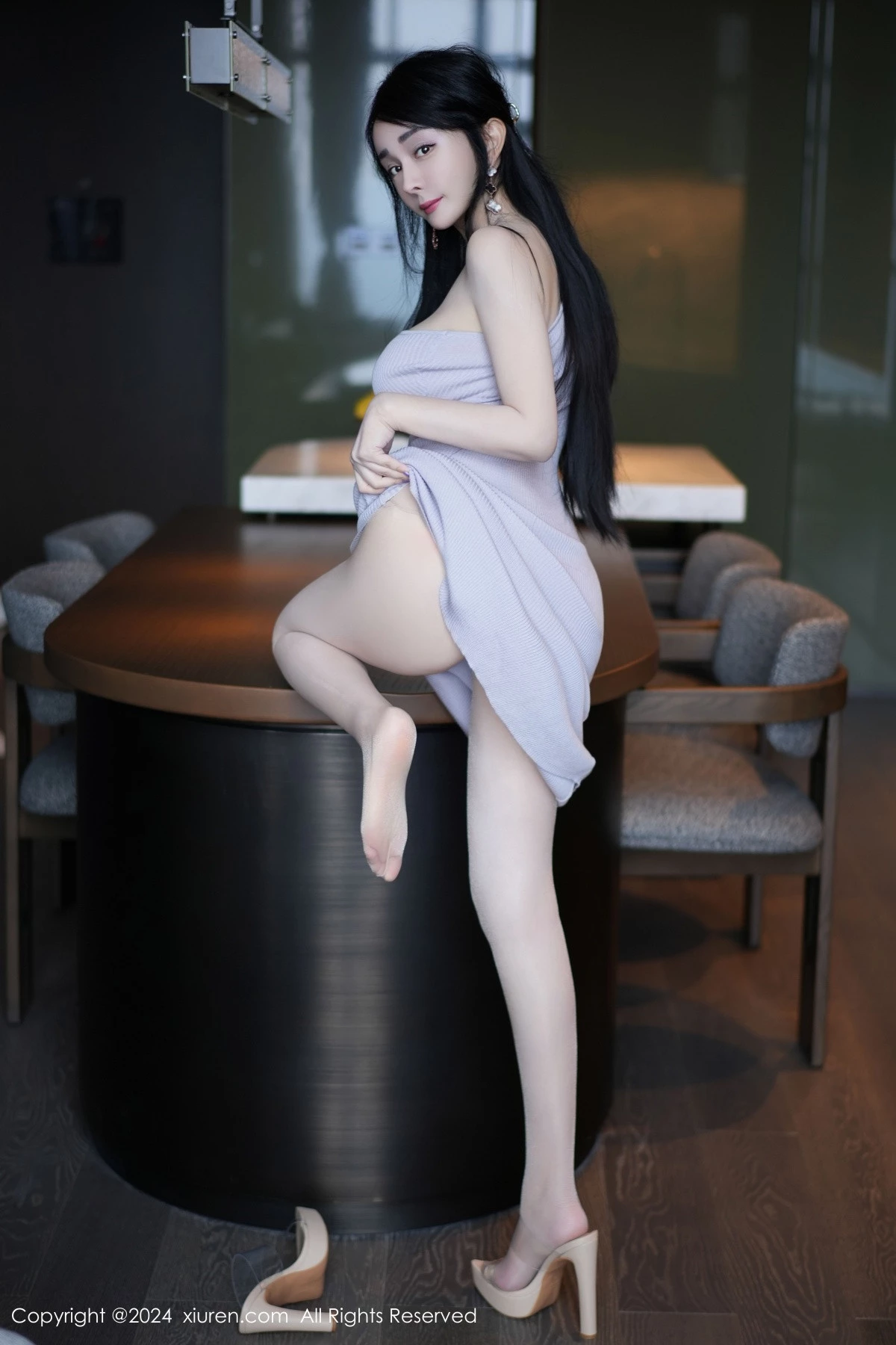 [[XiuRen秀人网]秀人网]No.9183_模特允爾私房性感紫色连衣裙配肉色丝袜秀丰腴身材撩人诱惑写真70P