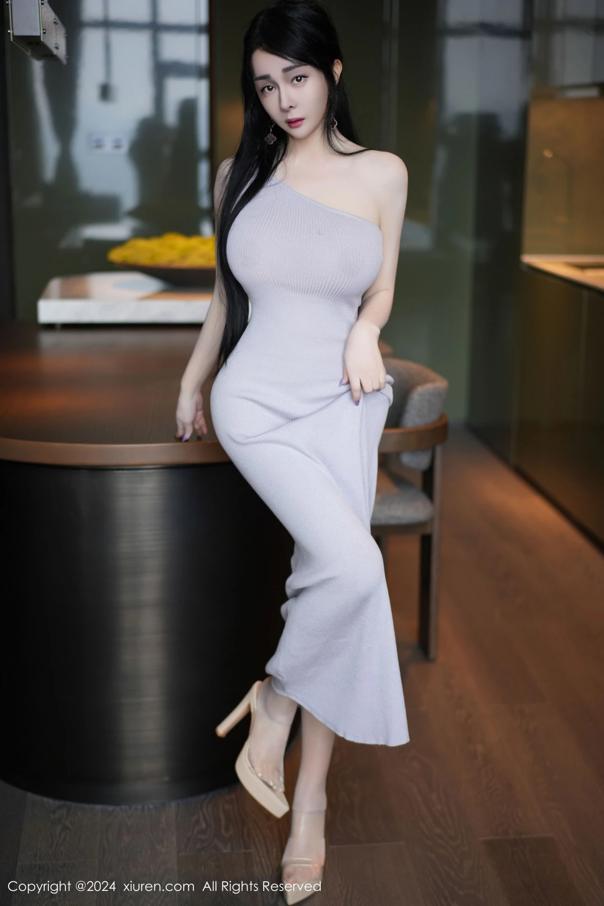 [[XiuRen秀人网]秀人网]No.9183_模特允爾私房性感紫色连衣裙配肉色丝袜秀丰腴身材撩人诱惑写真70P