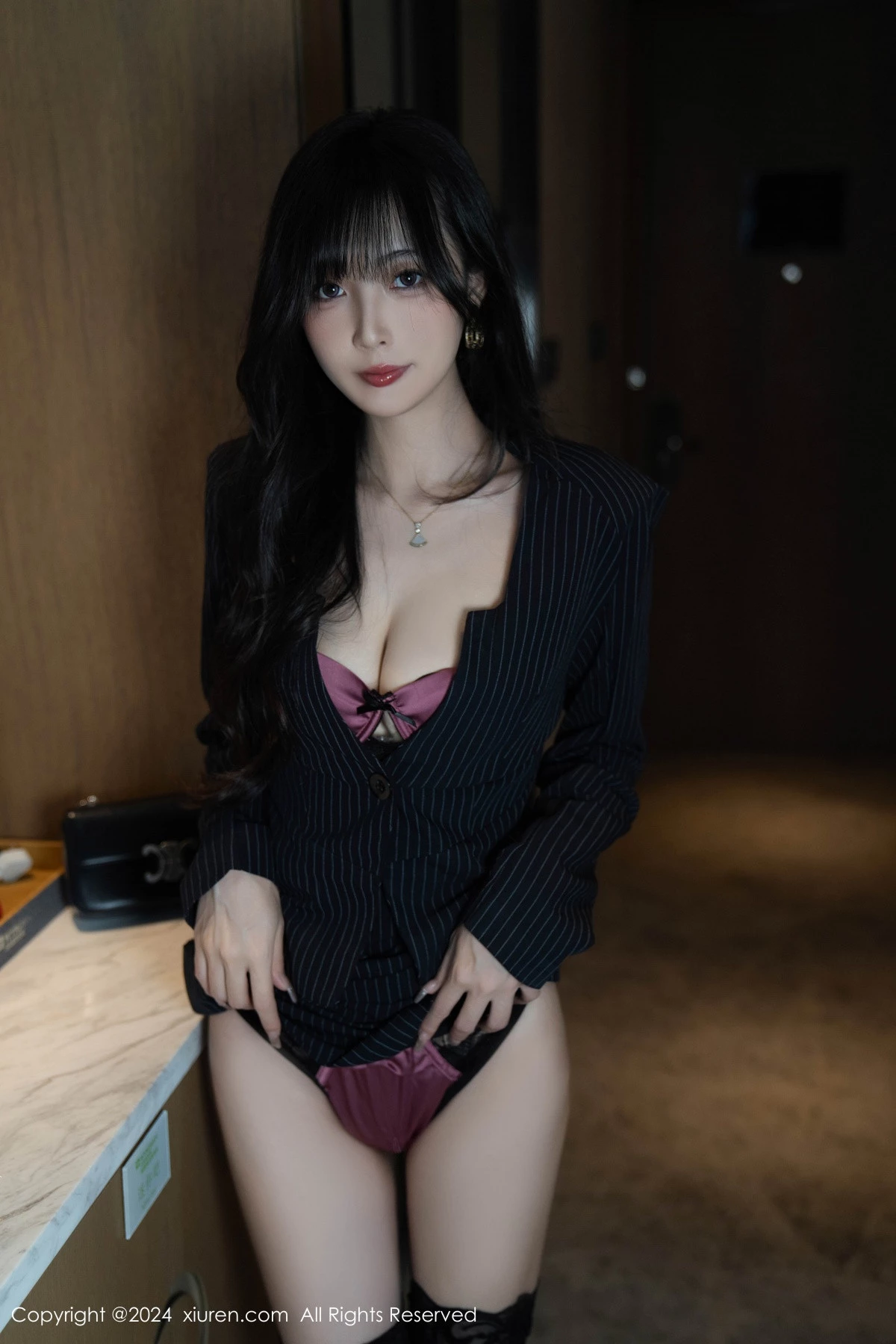 [[XiuRen秀人网]秀人网]No.9186_模特林星阑私房性感紫色情趣内衣配黑丝袜秀曼妙身姿诱惑写真90P