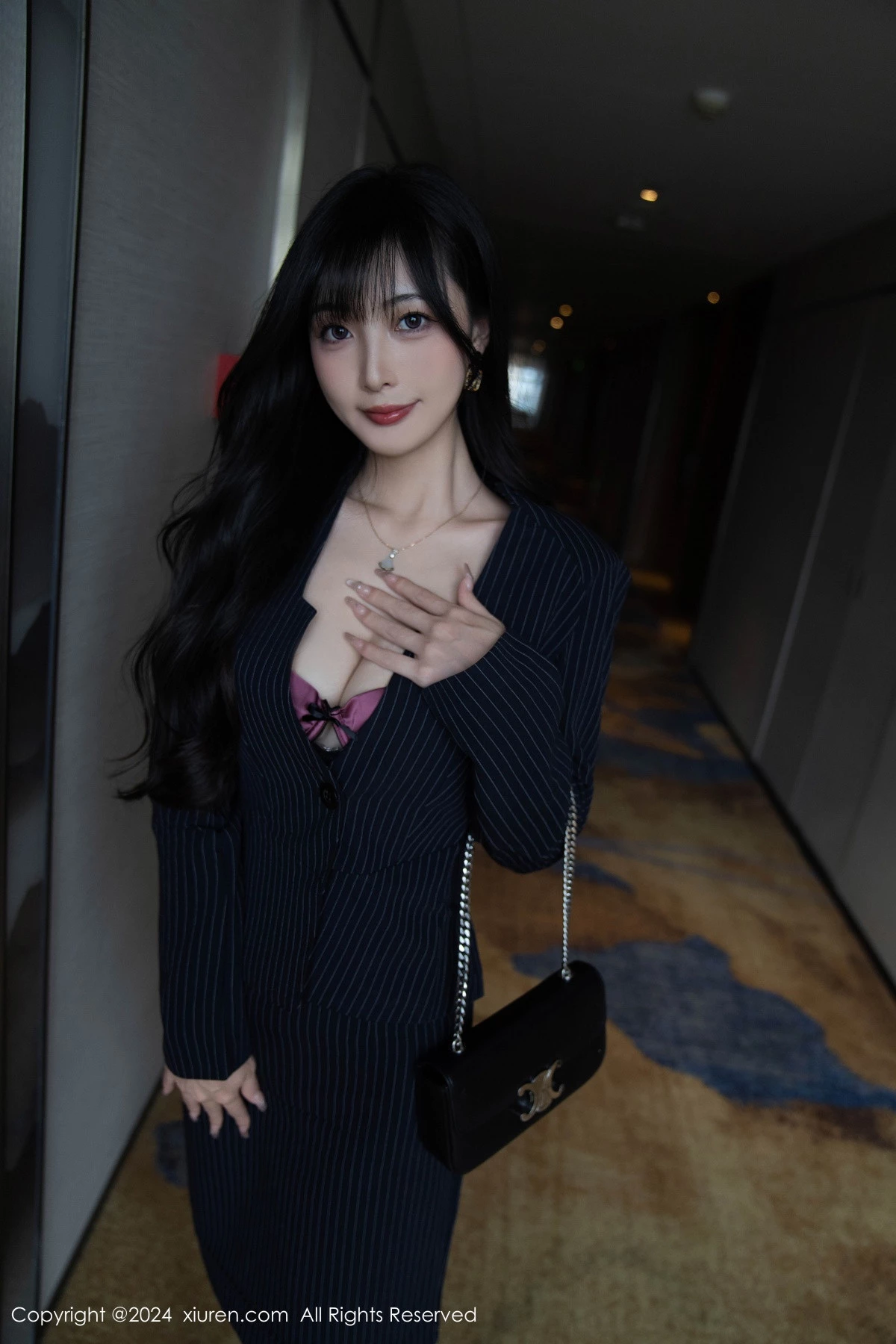 [[XiuRen秀人网]秀人网]No.9186_模特林星阑私房性感紫色情趣内衣配黑丝袜秀曼妙身姿诱惑写真90P