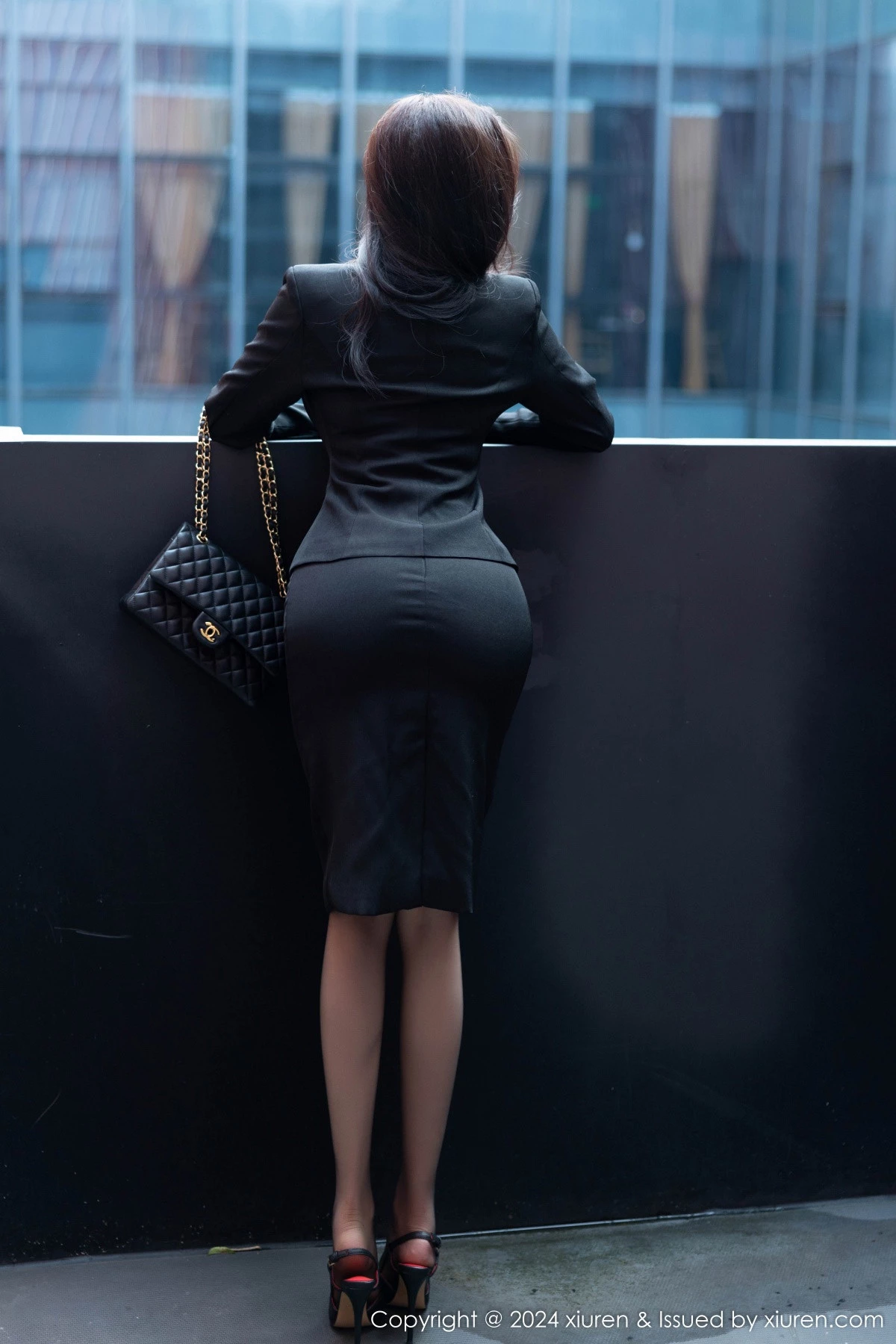 [[XiuRen秀人网]秀人网]No.9190_女神杨晨晨Yome性感黑色OL露蕾丝内衣配超薄黑丝极致魅惑写真80P