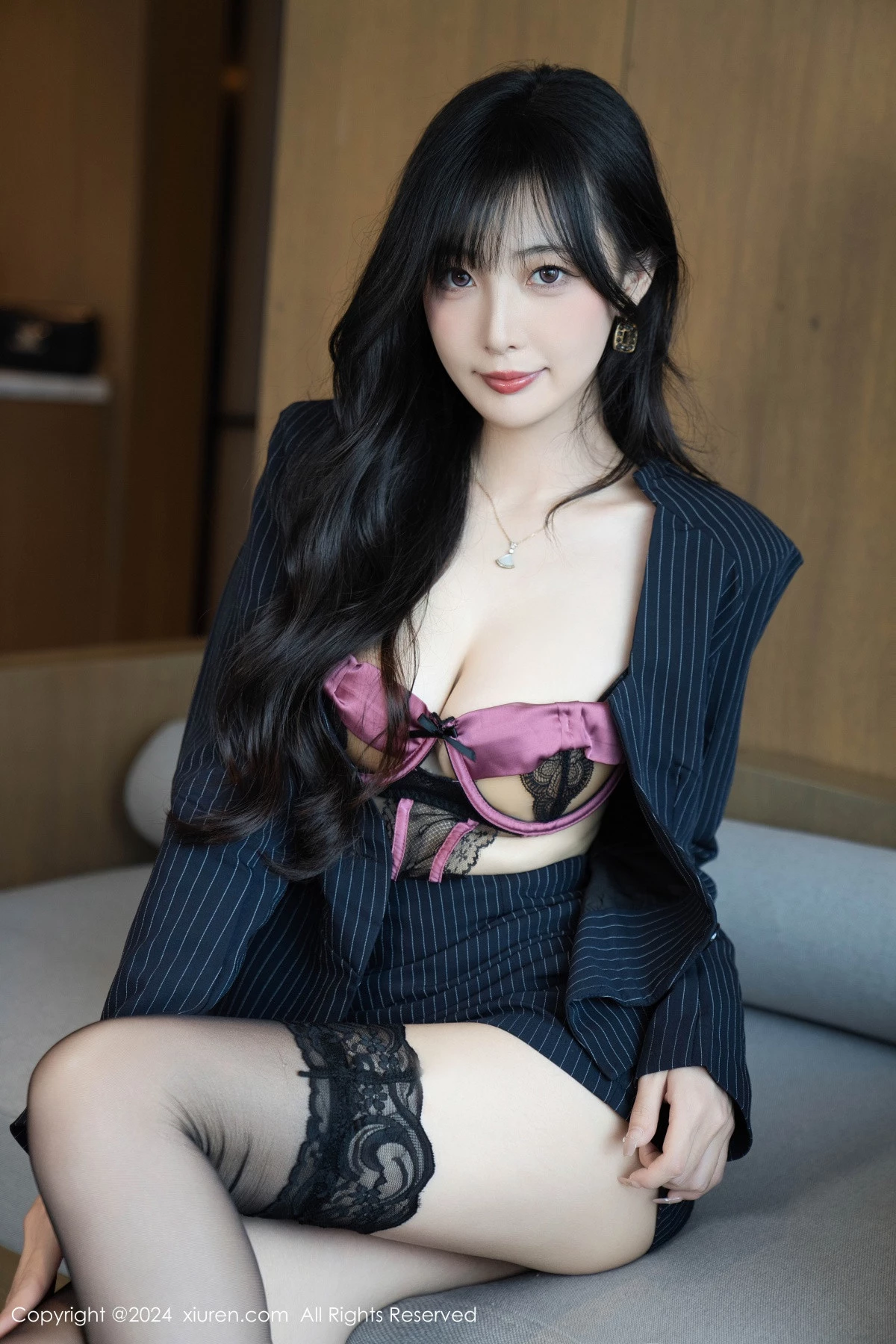 [[XiuRen秀人网]秀人网]No.9186_模特林星阑私房性感紫色情趣内衣配黑丝袜秀曼妙身姿诱惑写真90P