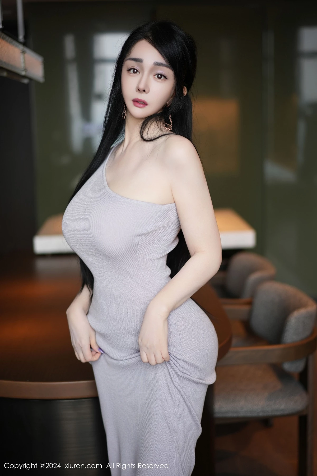 [[XiuRen秀人网]秀人网]No.9183_模特允爾私房性感紫色连衣裙配肉色丝袜秀丰腴身材撩人诱惑写真70P