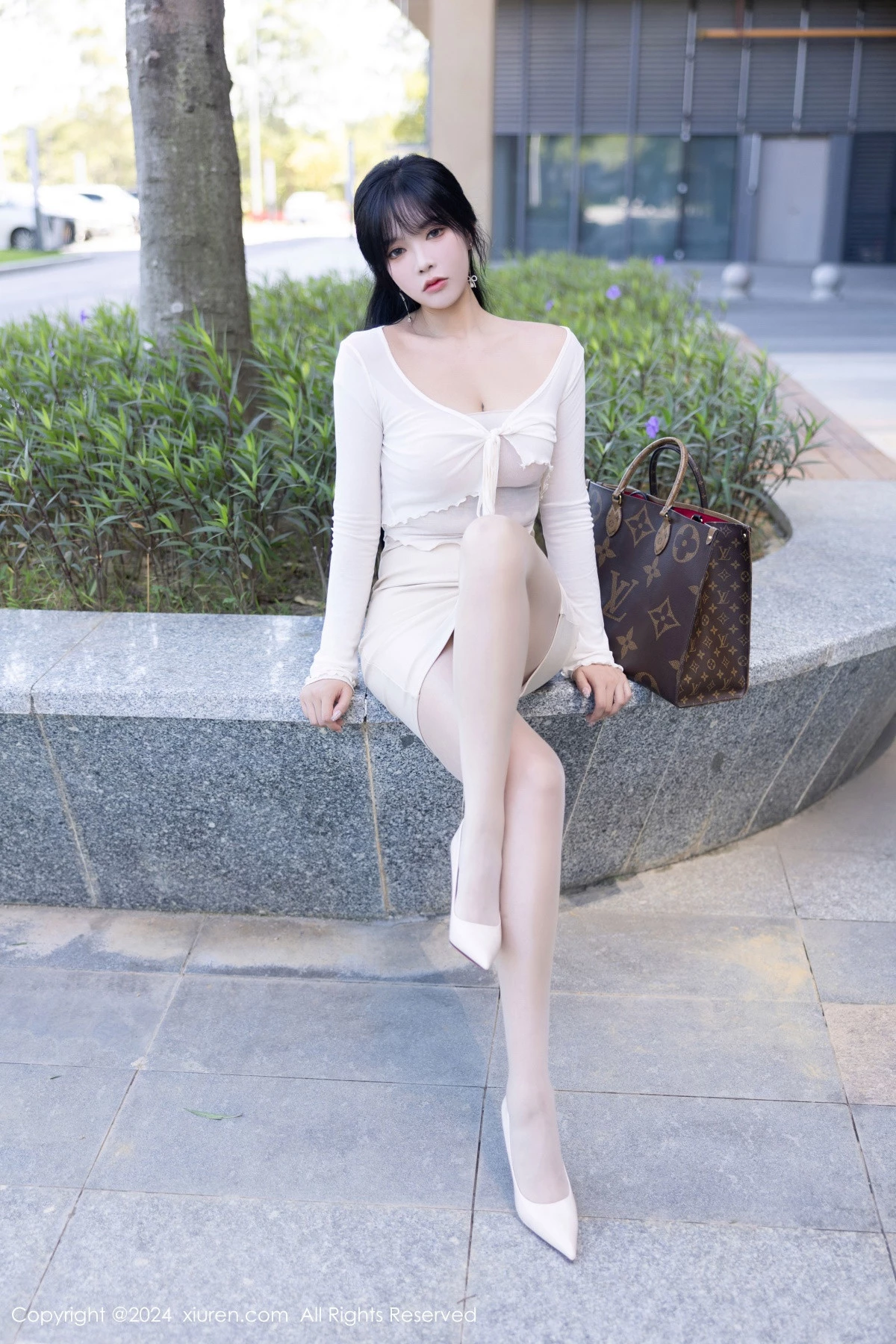 [[XiuRen秀人网]秀人网]No.9320_模特娜比性感白色连衣短裙配超薄白丝秀凹凸身材完美诱惑写真82P