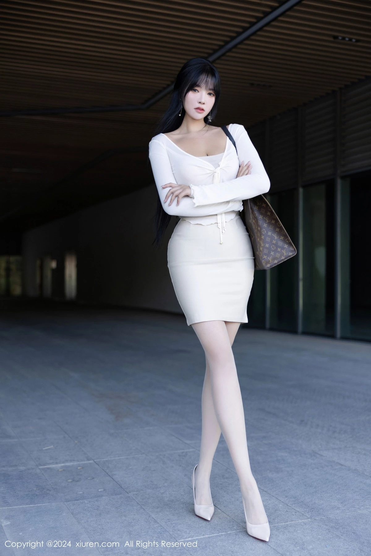 [[XiuRen秀人网]秀人网]No.9320_模特娜比性感白色连衣短裙配超薄白丝秀凹凸身材完美诱惑写真82P