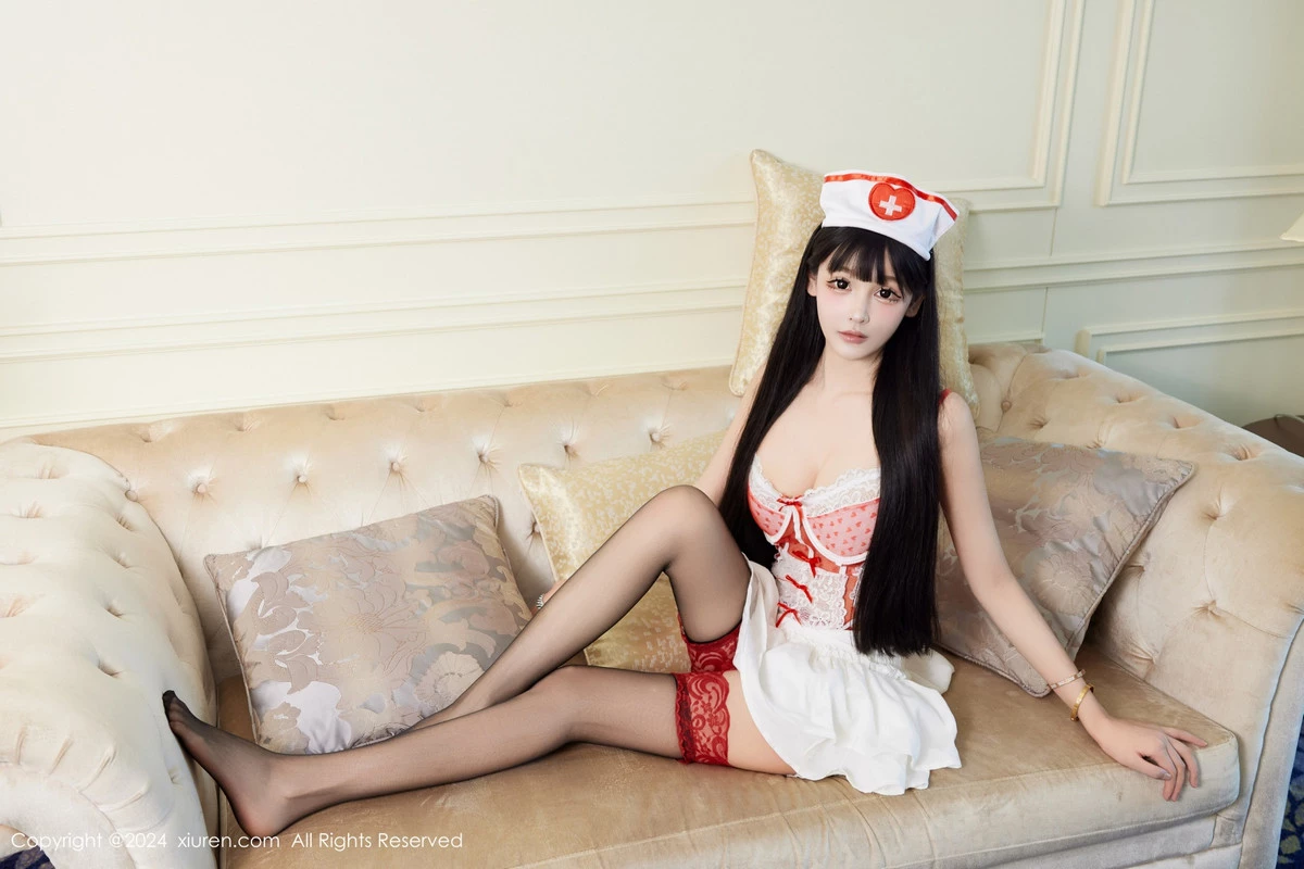 [[XiuRen秀人网]秀人网]No.9317_模特智恩baby性感甜心护士装扮配黑丝吊袜秀丰腴美臀诱惑写真54P