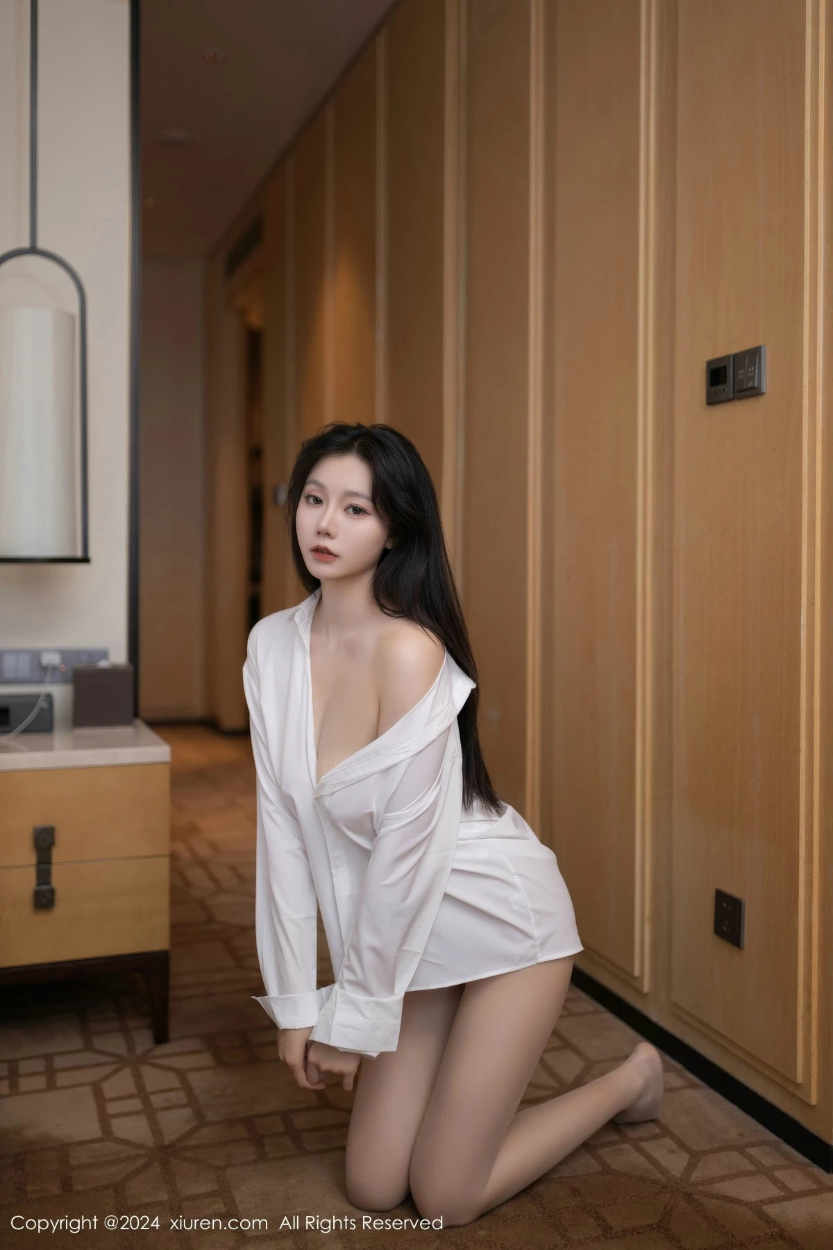 [[XiuRen秀人网]秀人网]No.9362_模特安然anran私房性感白色衬衫配肉色丝袜秀柔美身姿诱惑写真82P