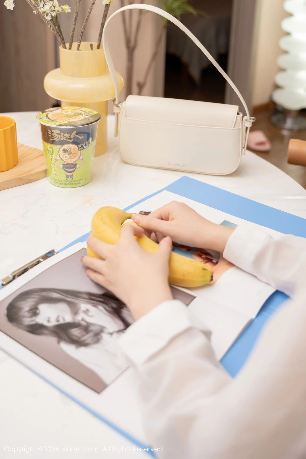 [[XiuRen秀人网]秀人网]No.9358_模特拍黄瓜girl性感白T配黑短裙露超薄肉丝秀曼妙身材诱惑写真79P