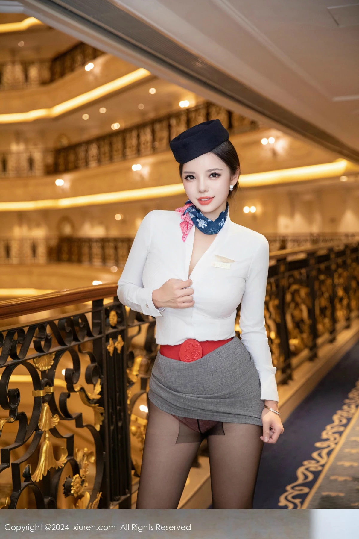 [[XiuRen秀人网]秀人网]No.9365_模特大美妞儿性感空姐制服露白色内衣配超薄黑丝秀美腿诱惑写真84P