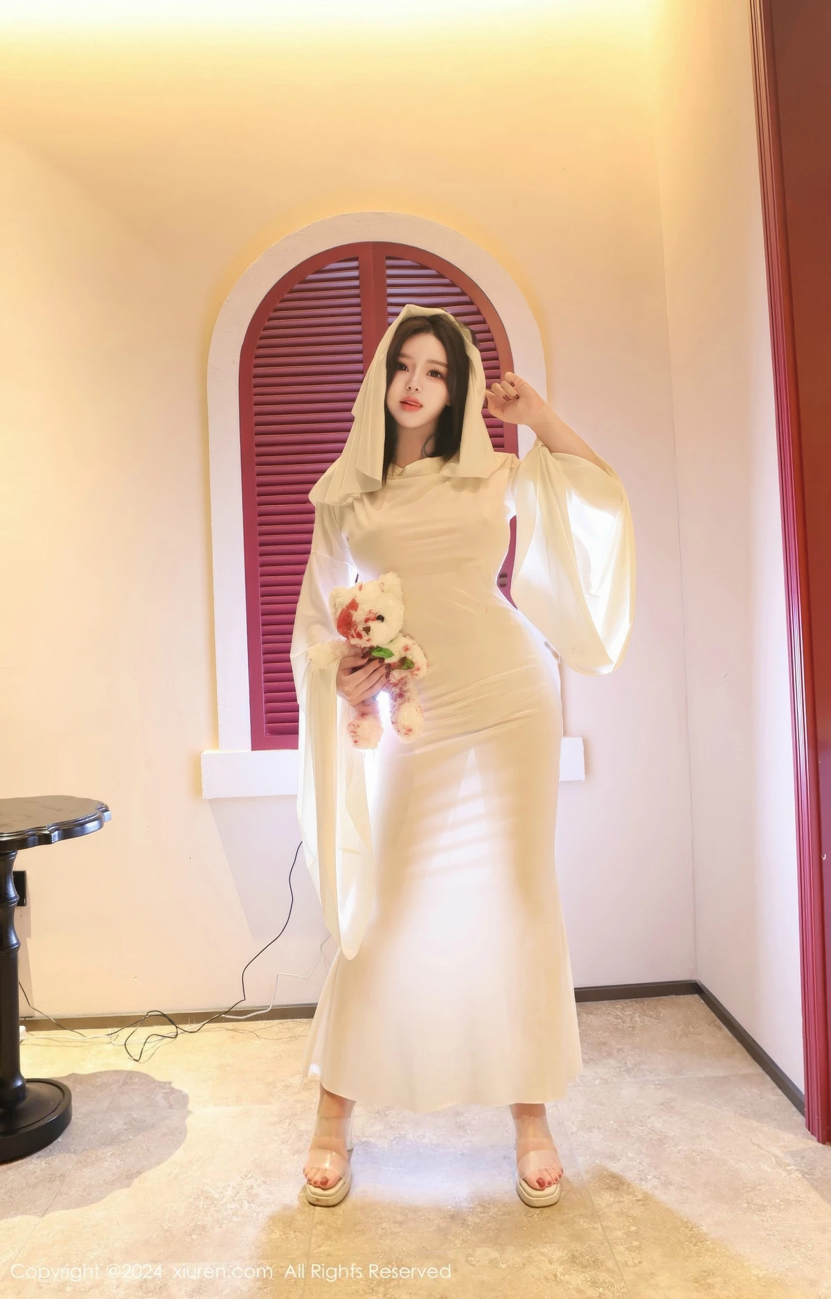 [[XiuRen秀人网]秀人网]No.9376_模特小薯条nienie白色连衣裙+红色情趣服饰秀曼妙身姿诱惑写真81P