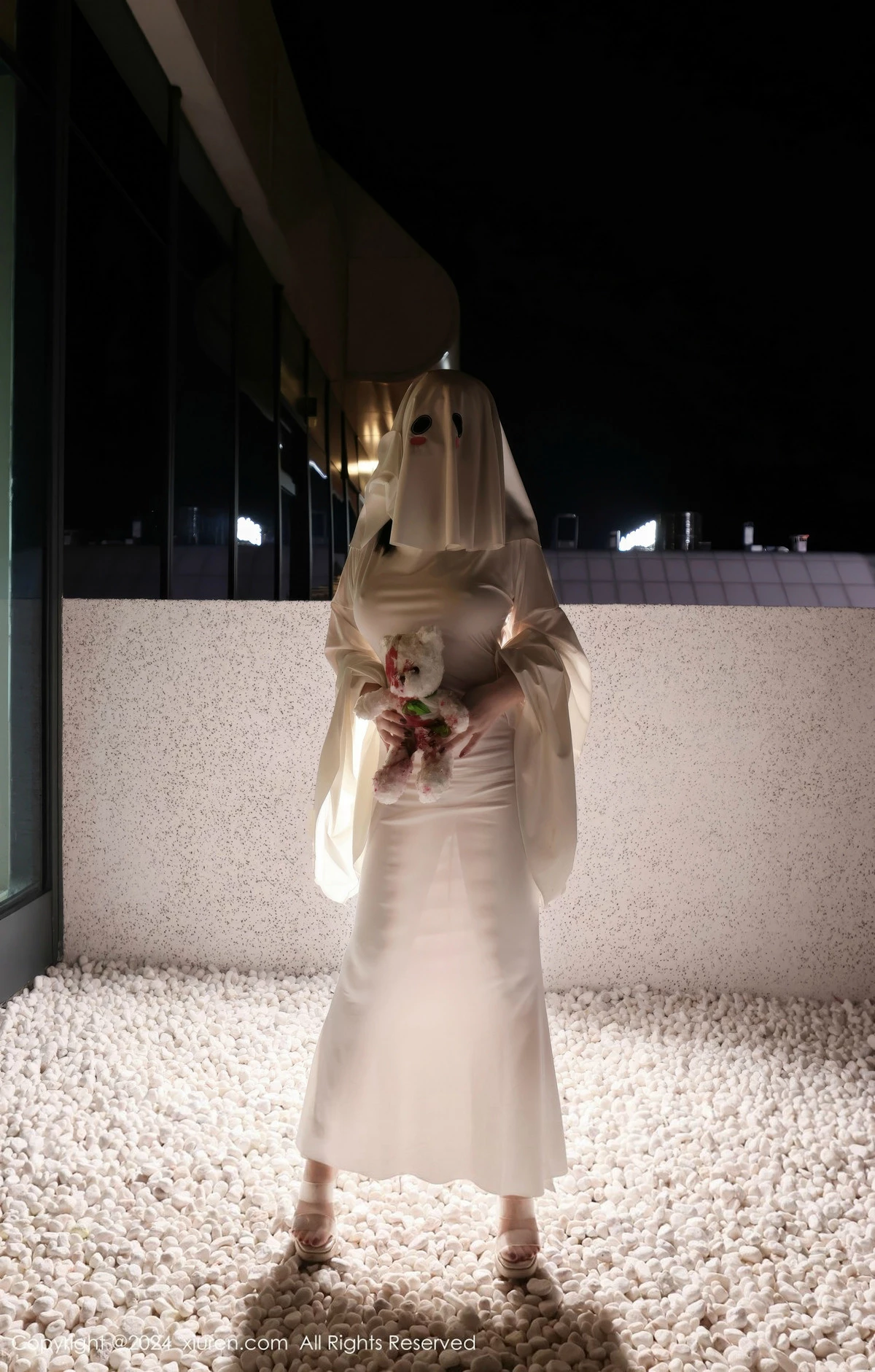 [[XiuRen秀人网]秀人网]No.9376_模特小薯条nienie白色连衣裙+红色情趣服饰秀曼妙身姿诱惑写真81P